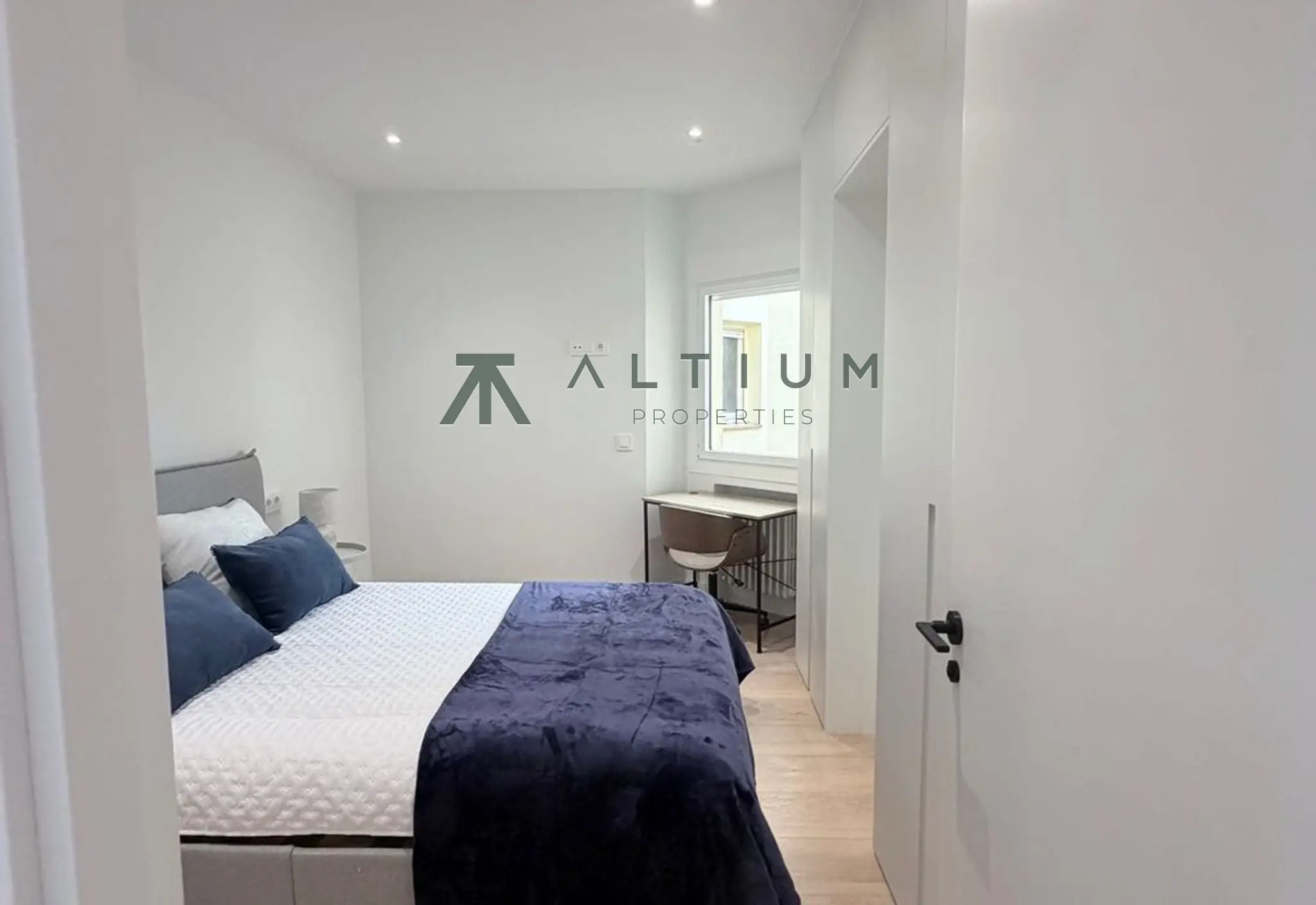 Interior en Trafalgar — Suites, luz y calma residencial en Trafalgar (13 de 19)