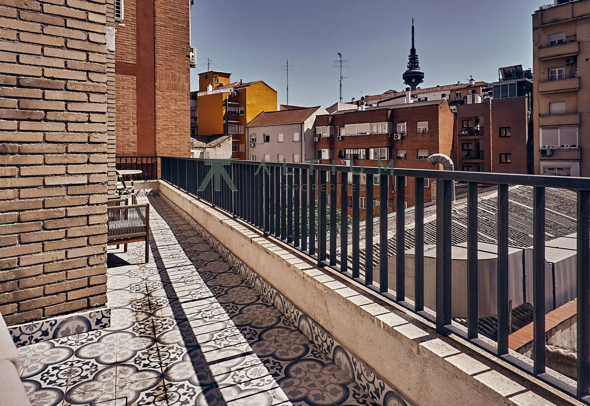 Cuatro dormitorios y un gran patio de manzana en Salamanca