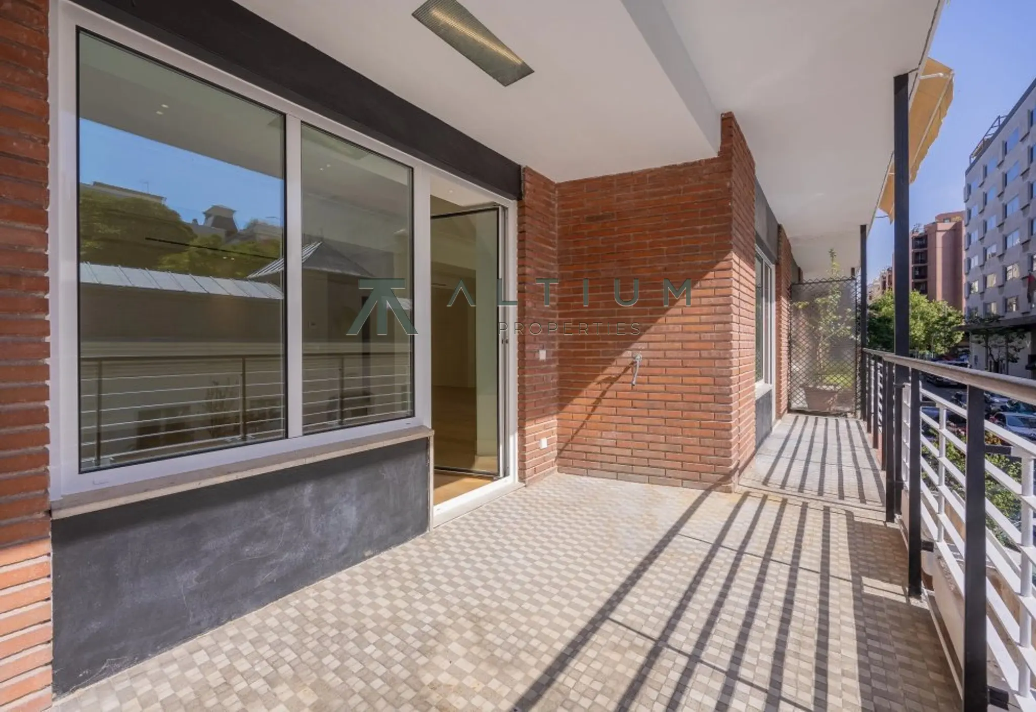 Una gran zona social abierta a la terraza en Salamanca