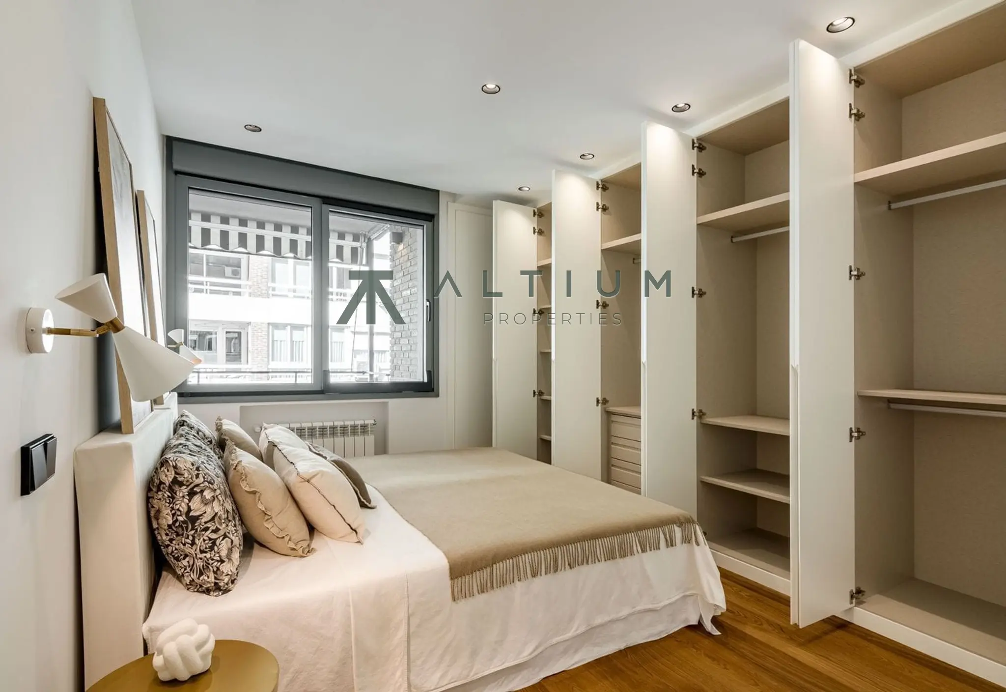 Interior en Lista — Amplitud y conexión exterior en Lista (11 de 21)