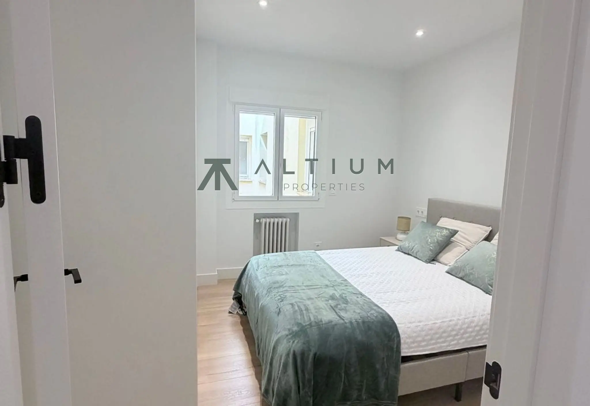 Interior en Trafalgar — Suites, luz y calma residencial en Trafalgar (15 de 19)