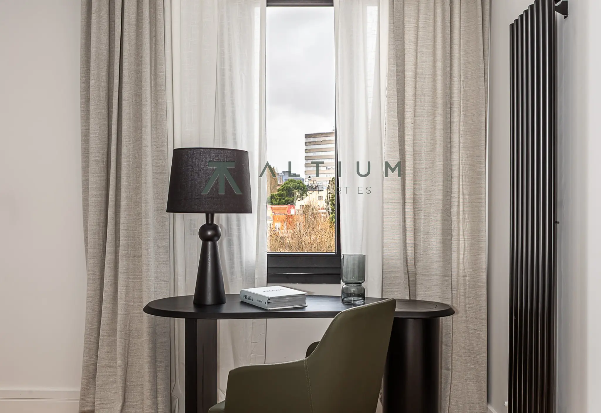 A 77 sqm living area within a grand Castellana residence