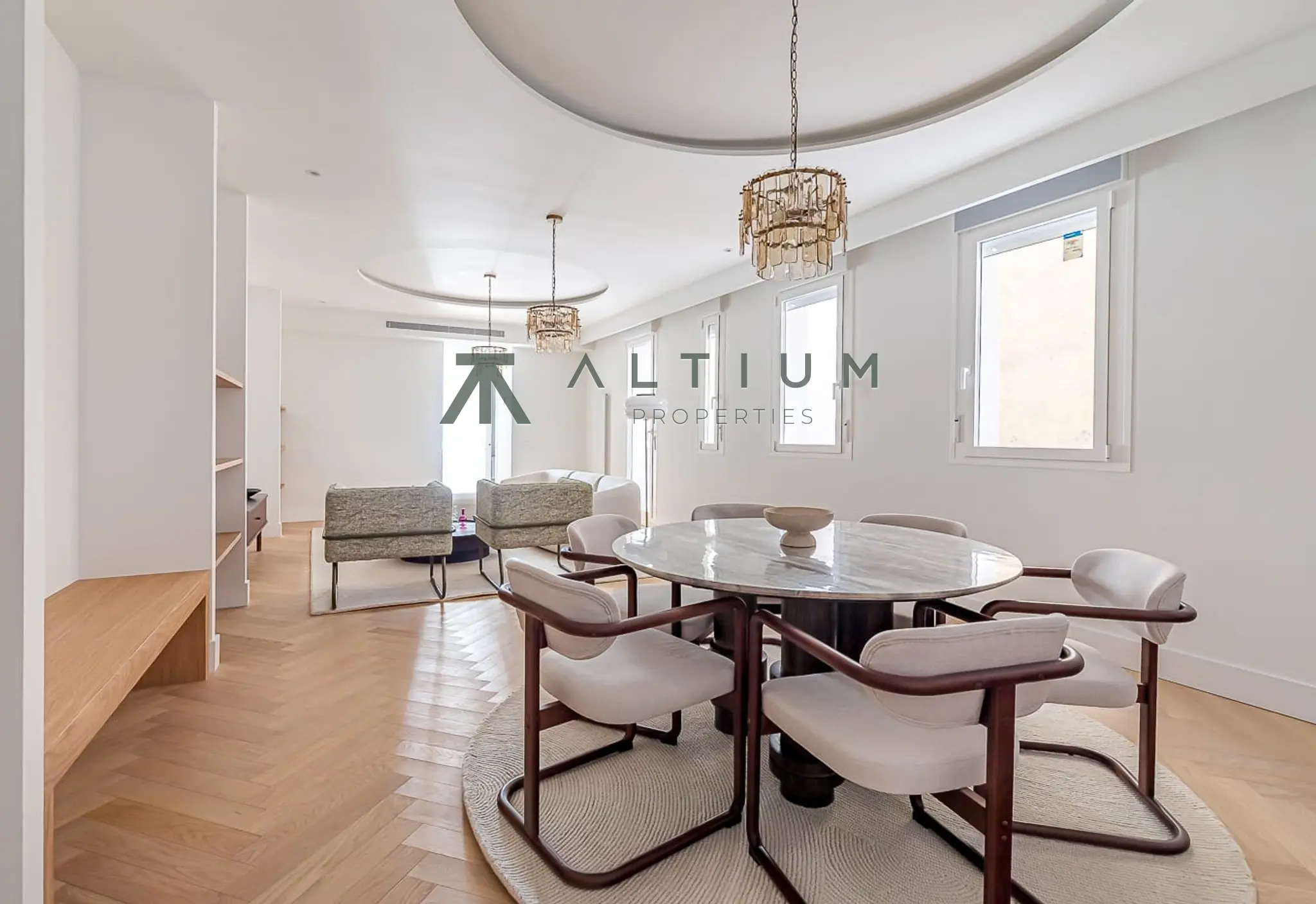 Interior en Malasaña — Amplitud y vida cultural en Universidad (15 de 49)