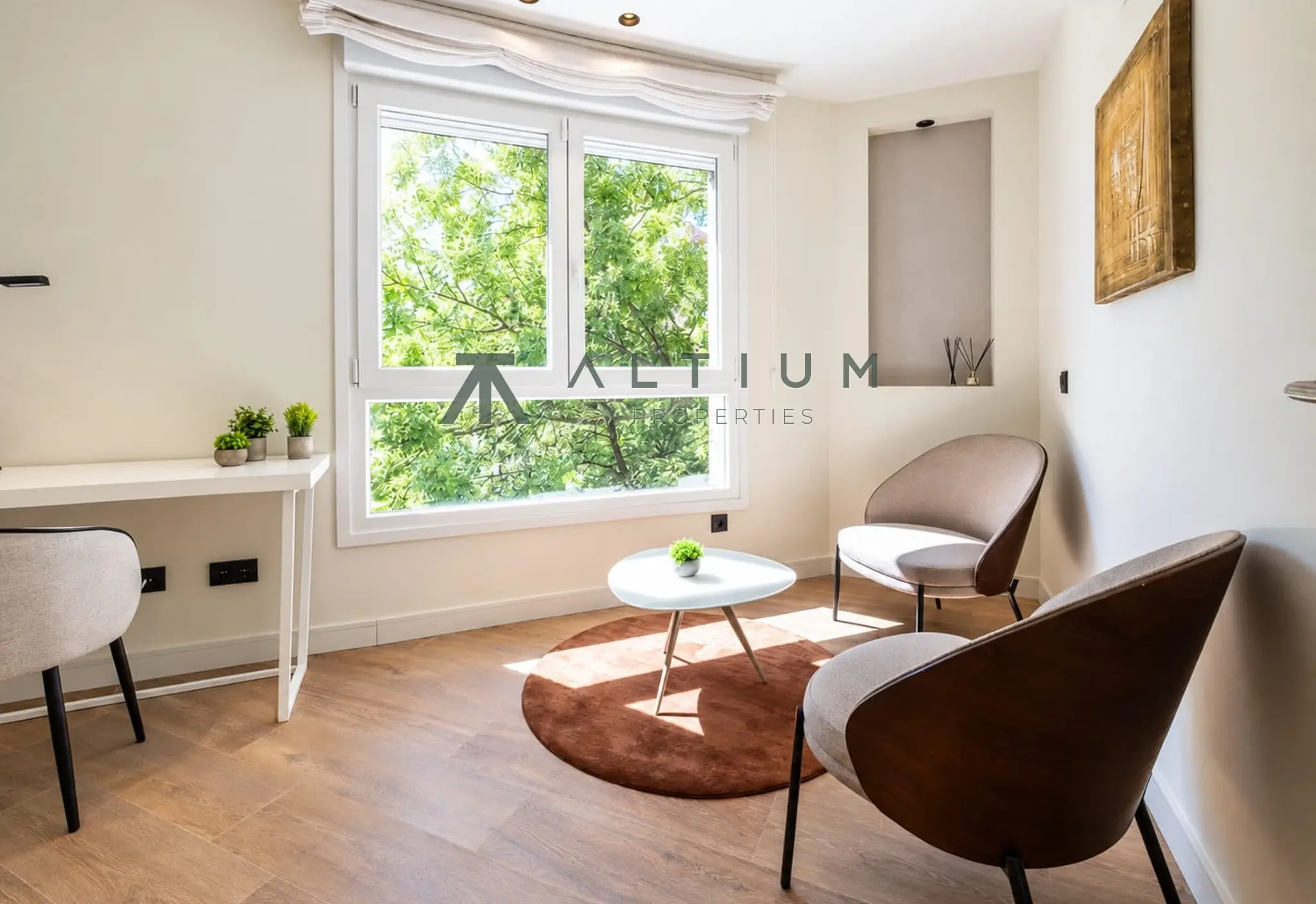 A fully exterior-facing home with a terrace in Goya