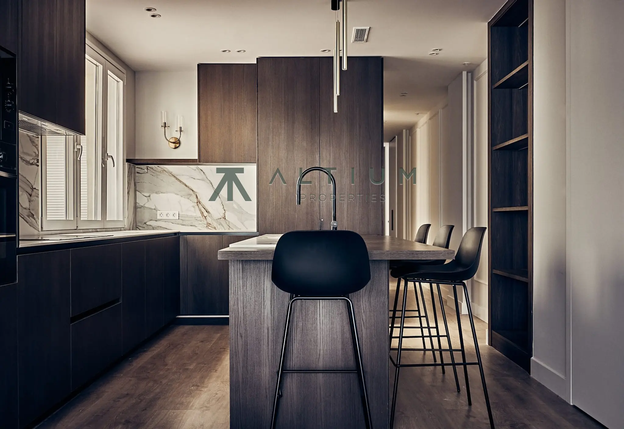 216 m², luz suroeste y cuatro dormitorios en Goya