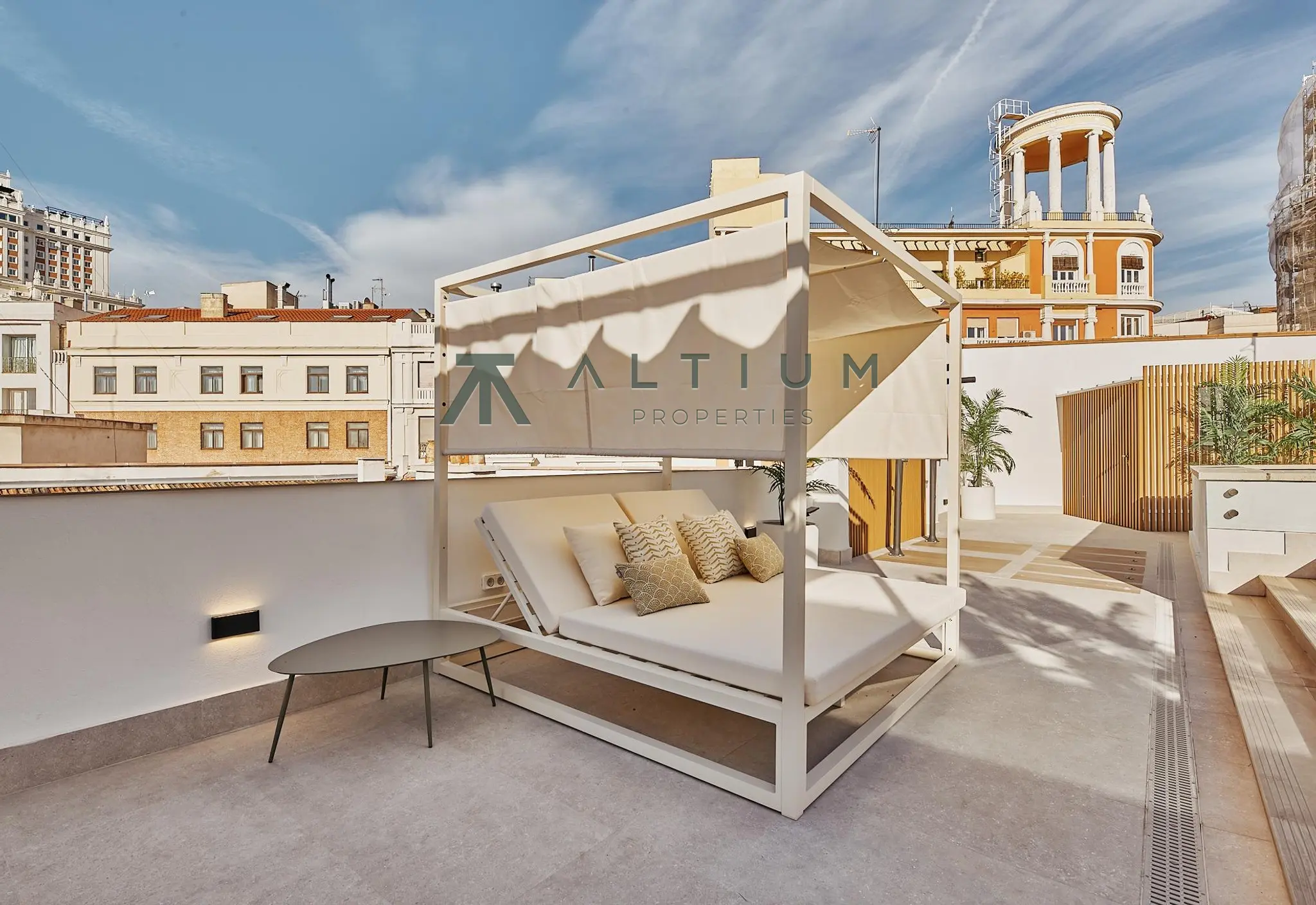Interior en Palacio — Ático con terraza privada en el centro de Madrid (44 de 44)