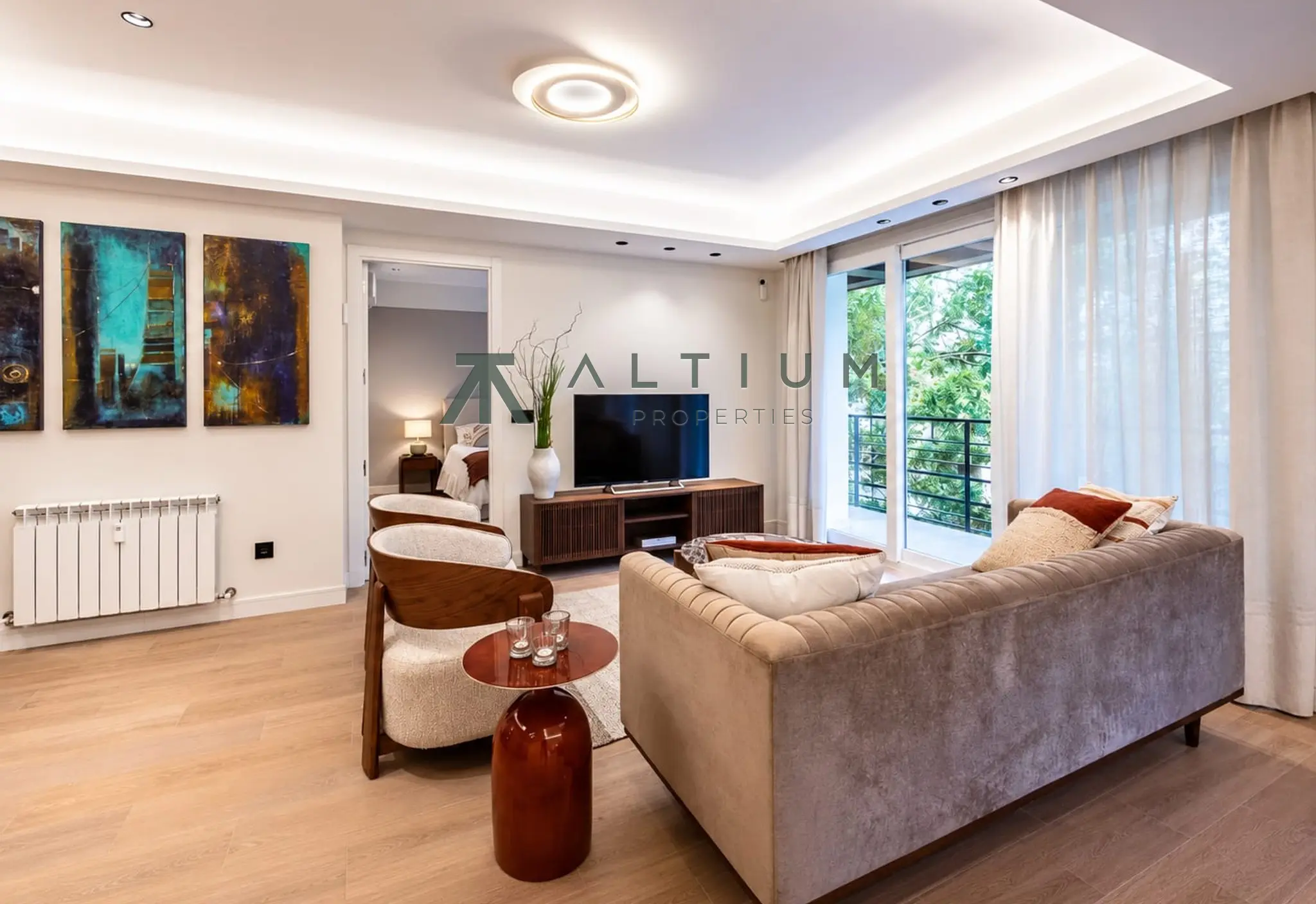 A fully exterior-facing home with a terrace in Goya