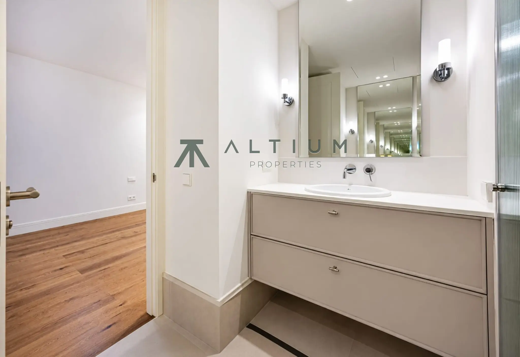 Una tercera planta exterior de amplias proporciones