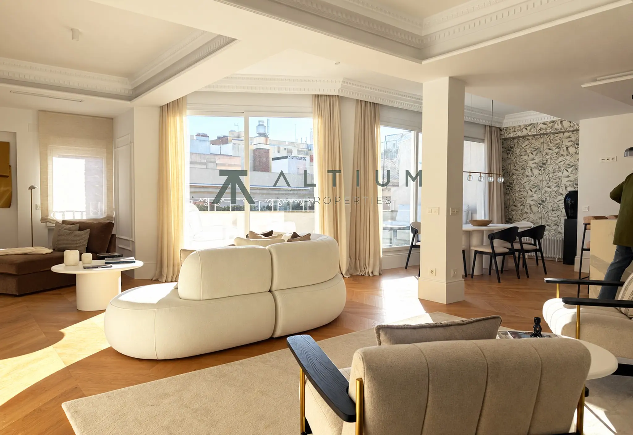 253 m² y terraza privada sobre Castellana