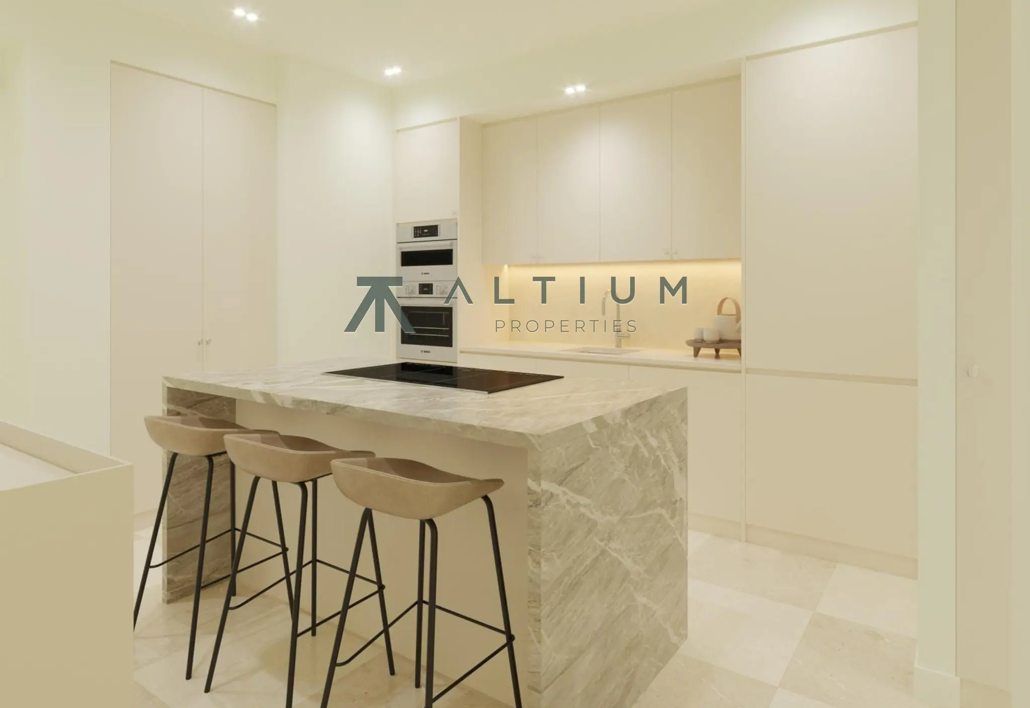 A terrace and grand proportions in the heart of the Golden Mile