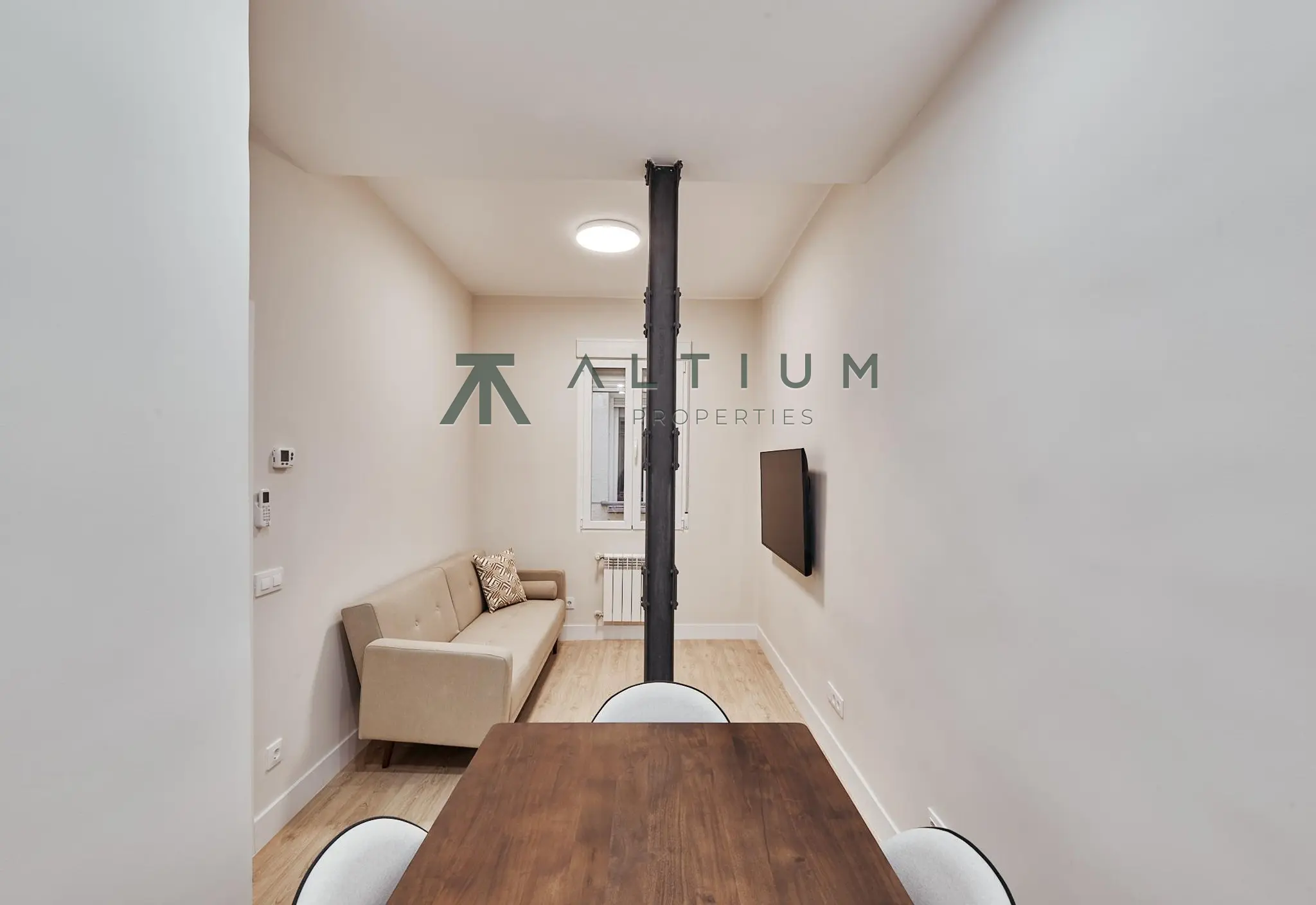44 m² convertidos en una vivienda de dos dormitorios en Goya