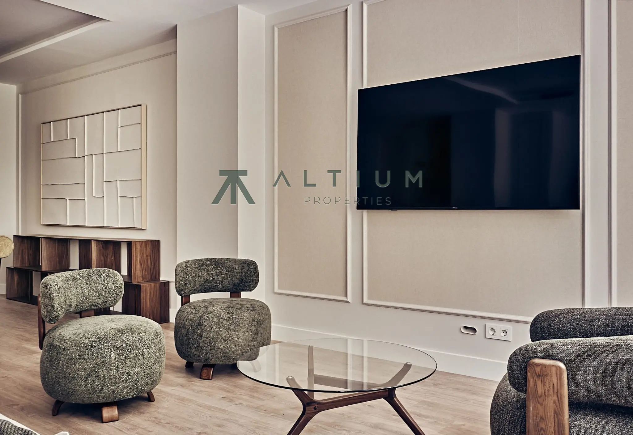 216 m², luz suroeste y cuatro dormitorios en Goya