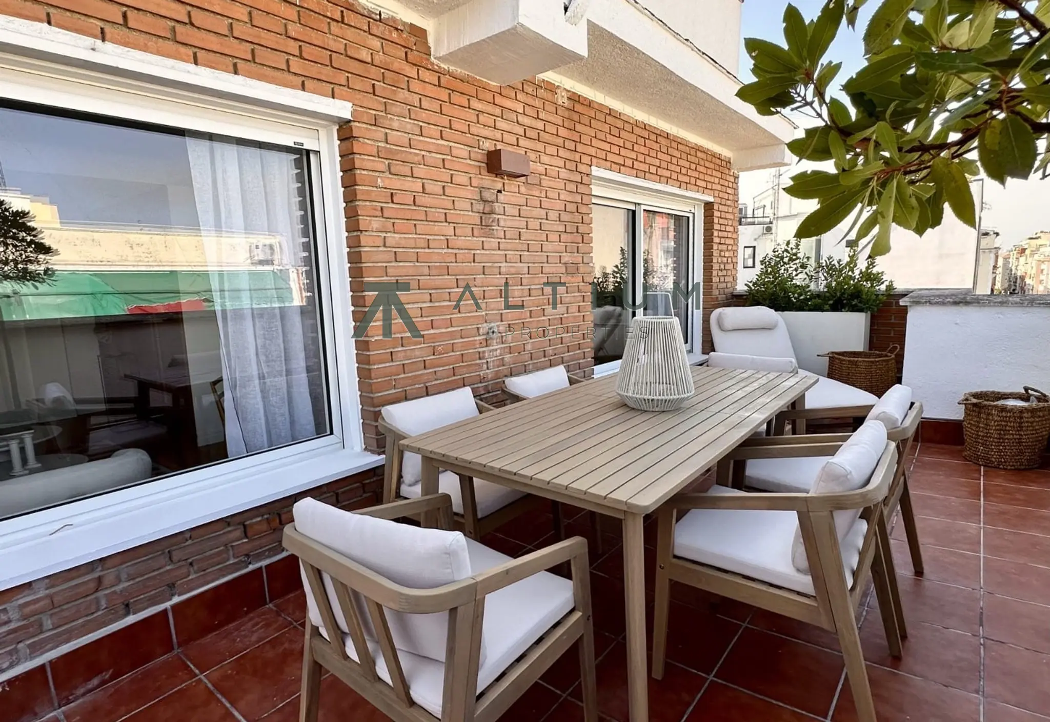 Ático con terraza privada junto al Retiro