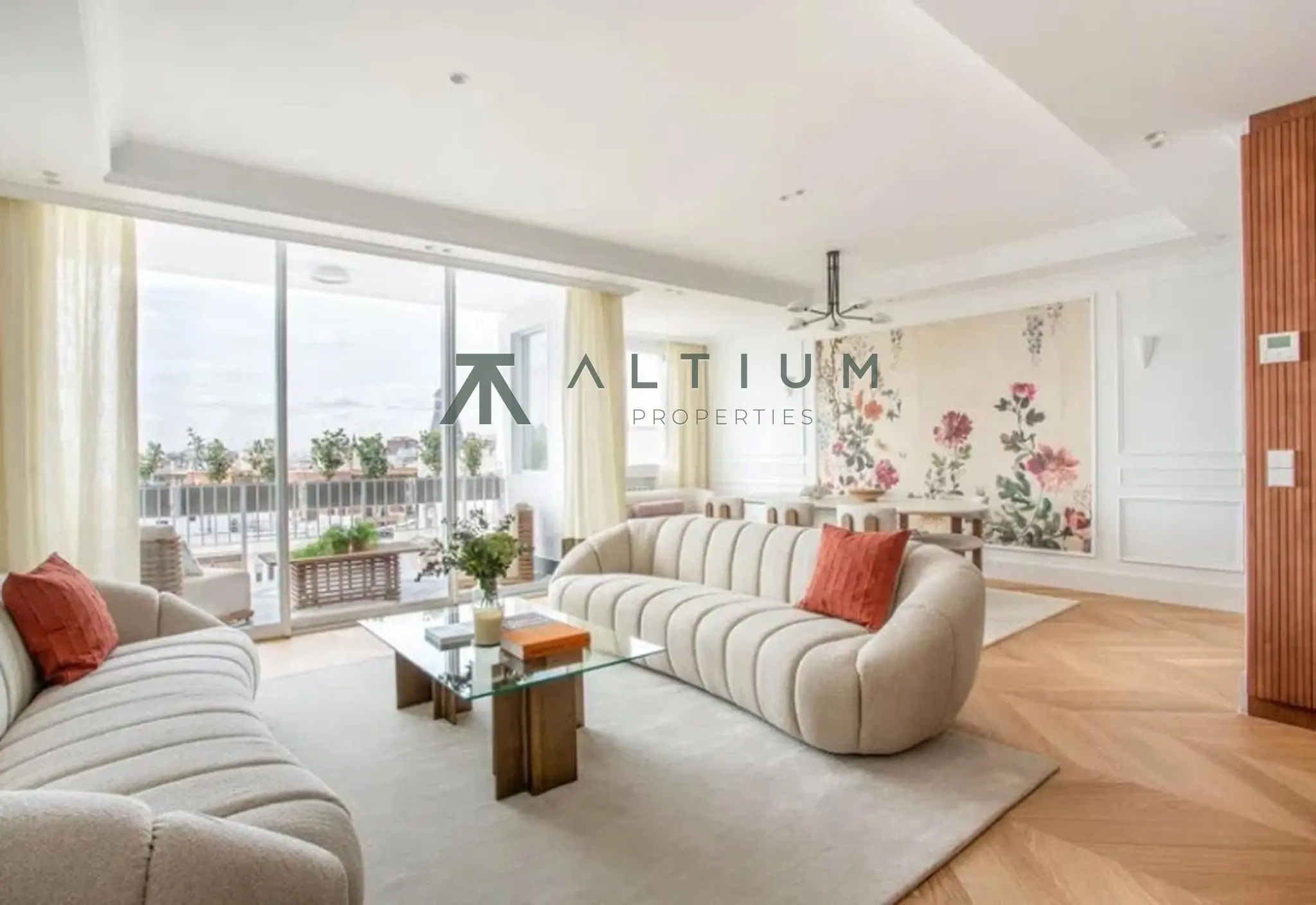 Piso en venta en Almagro — Una séptima planta con terraza y vistas abiertas sobre el corazón de Almagro