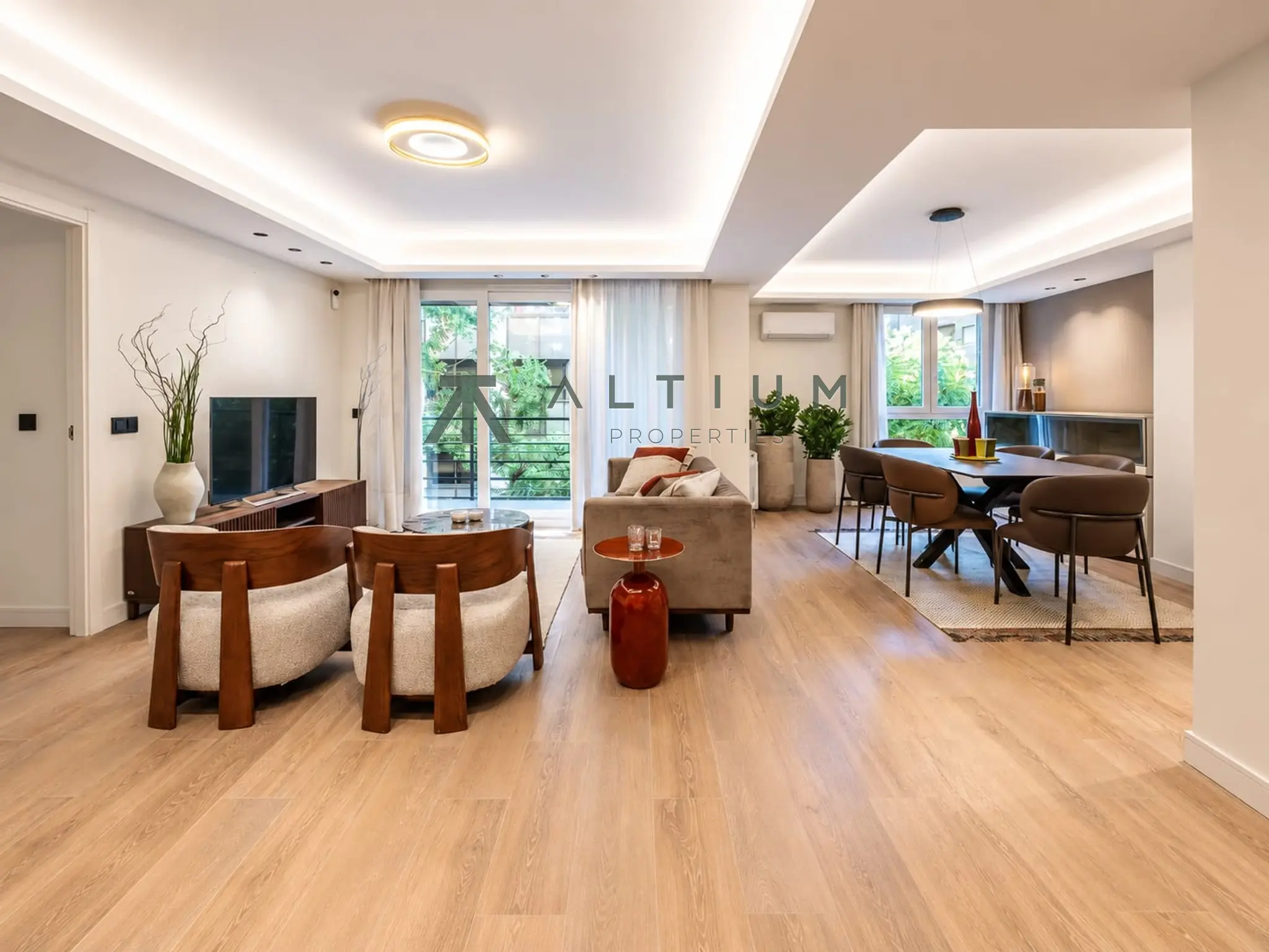 A fully exterior-facing home with a terrace in Goya