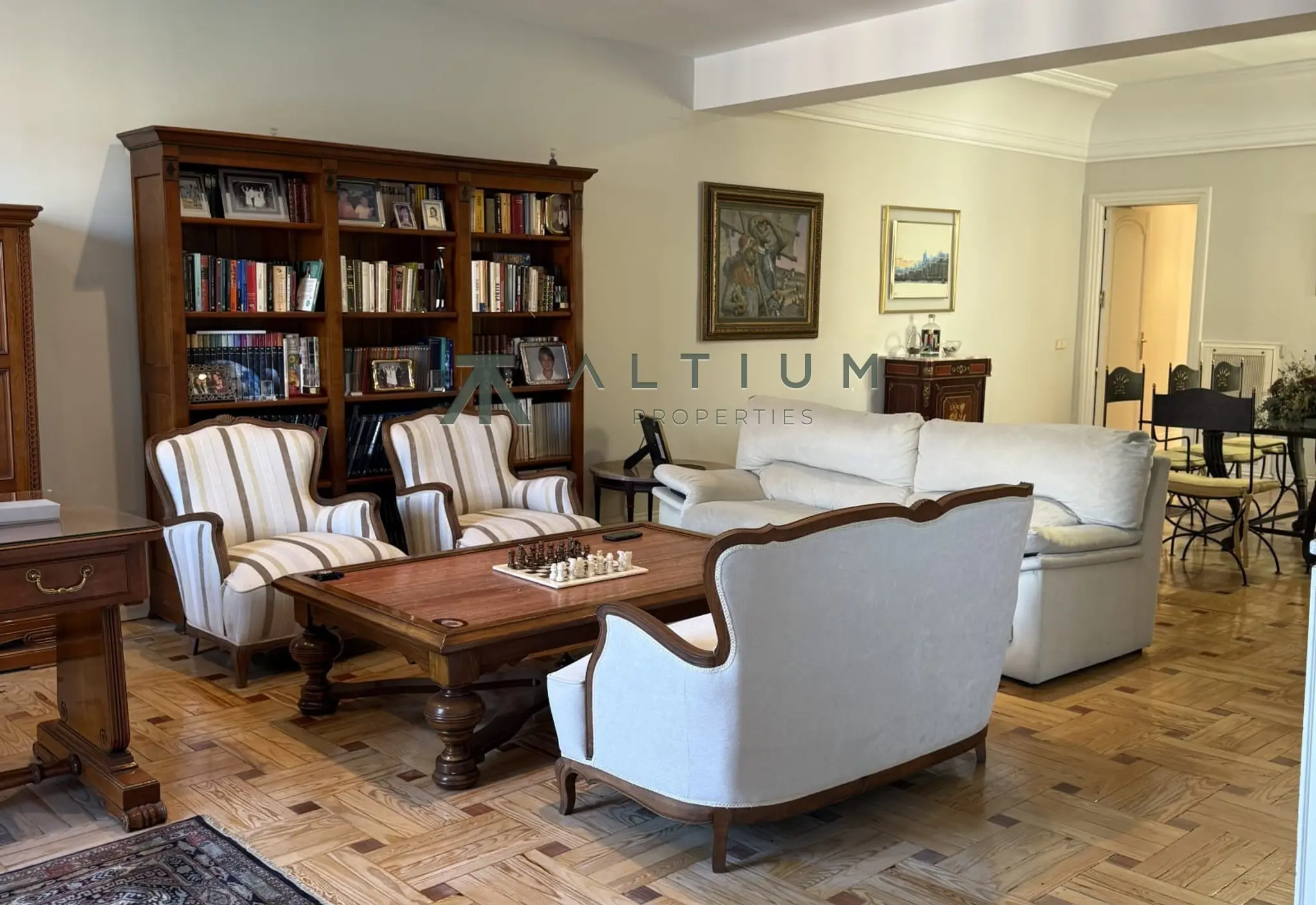 Cuatro balcones y 302 m² sobre los tejados de Chamberí