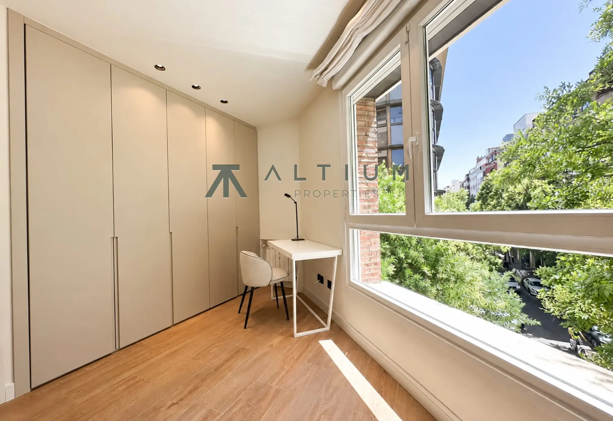 A fully exterior-facing home with a terrace in Goya