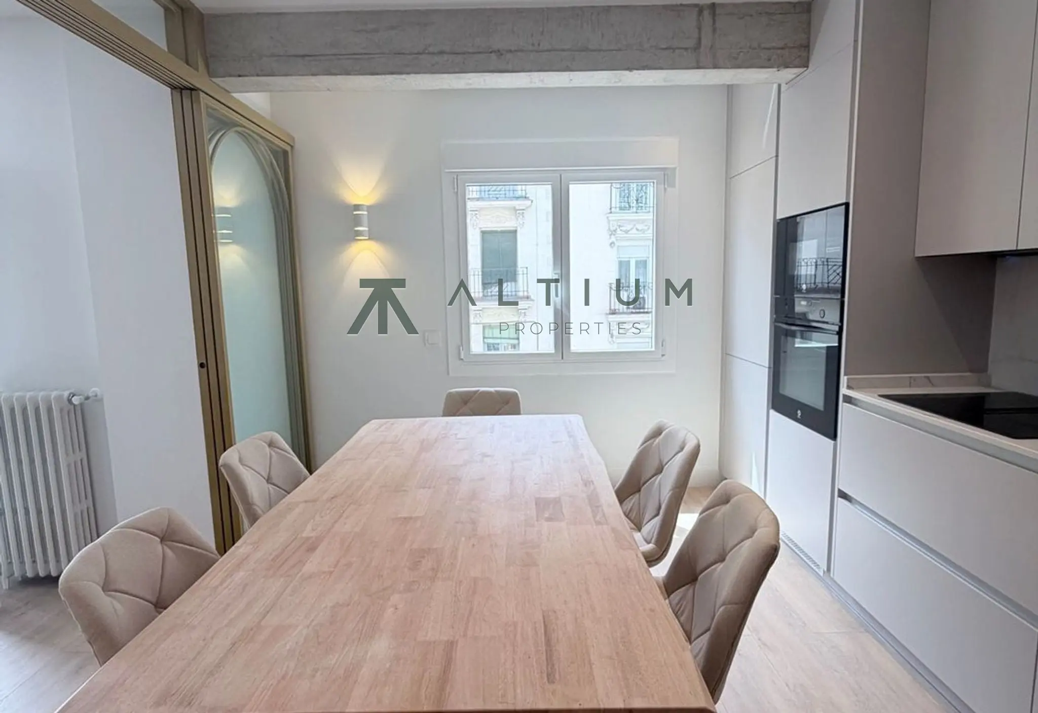 Interior en Trafalgar — Suites, luz y calma residencial en Trafalgar (10 de 19)