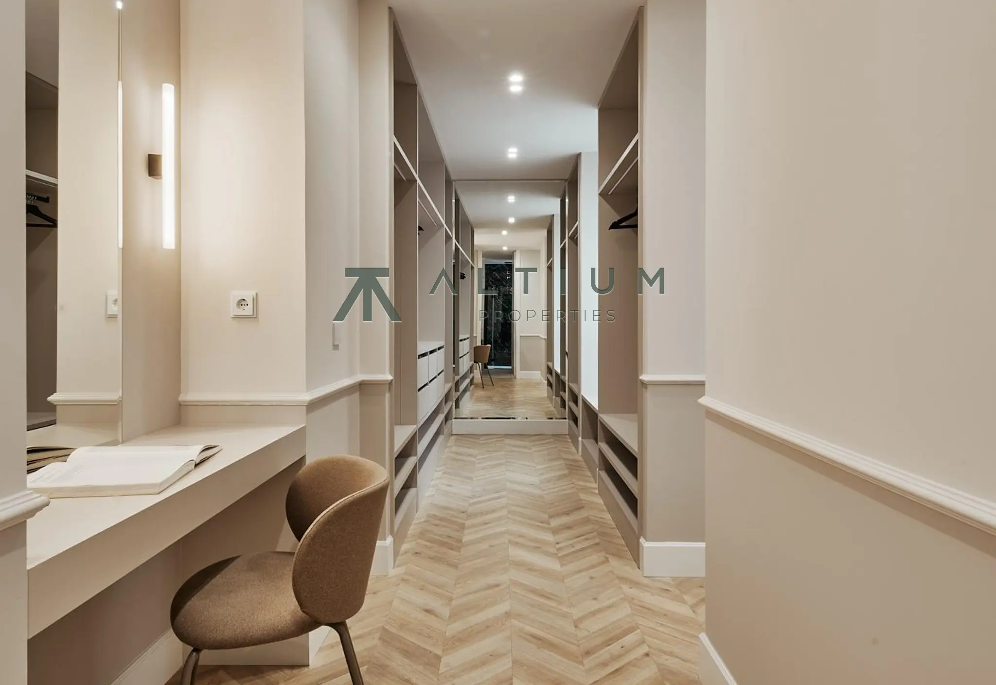 Interior en Lista — Amplitud interior y confort privado en Lista (29 de 30)