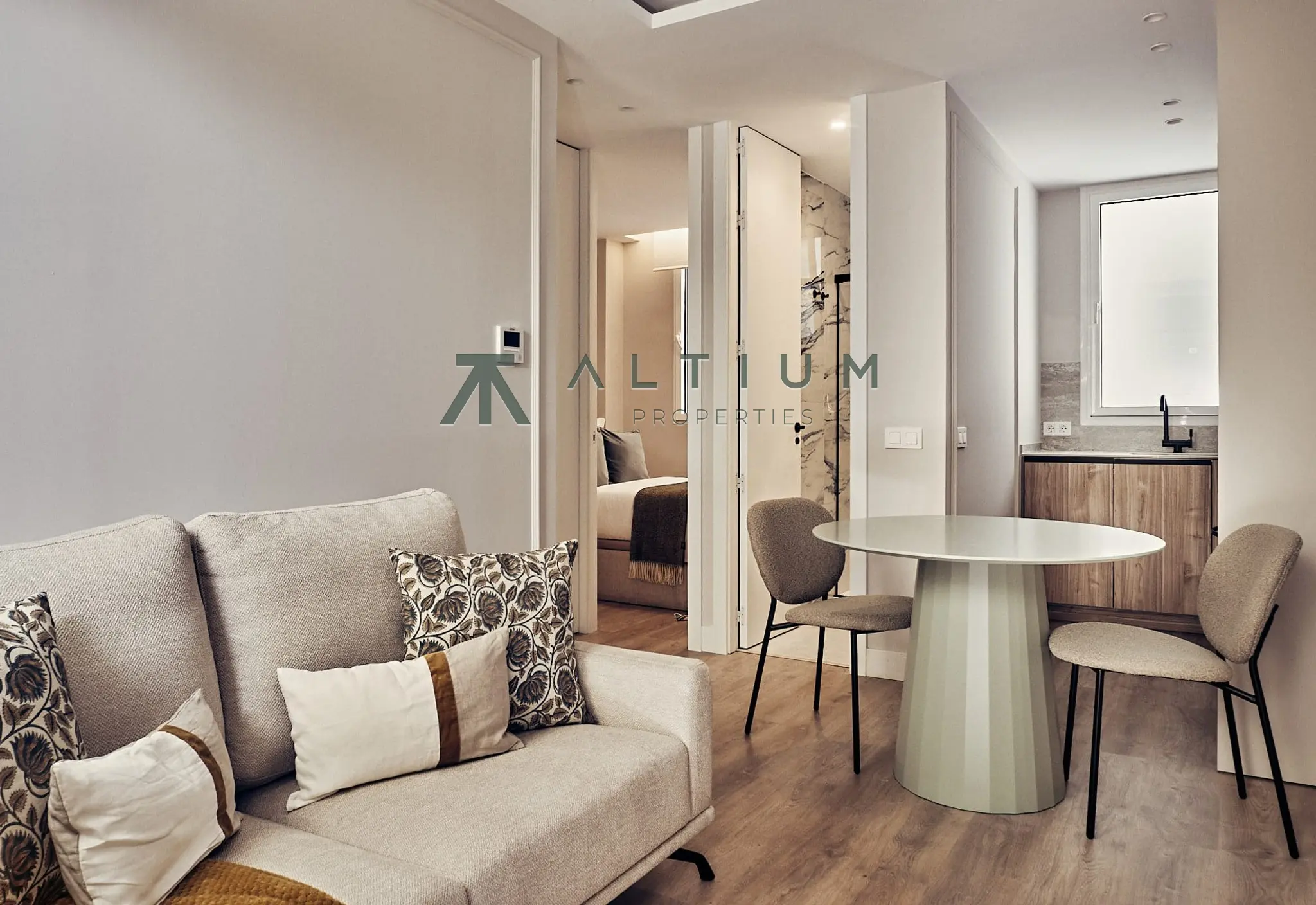 35 m² convertidos en una casa de dos dormitorios