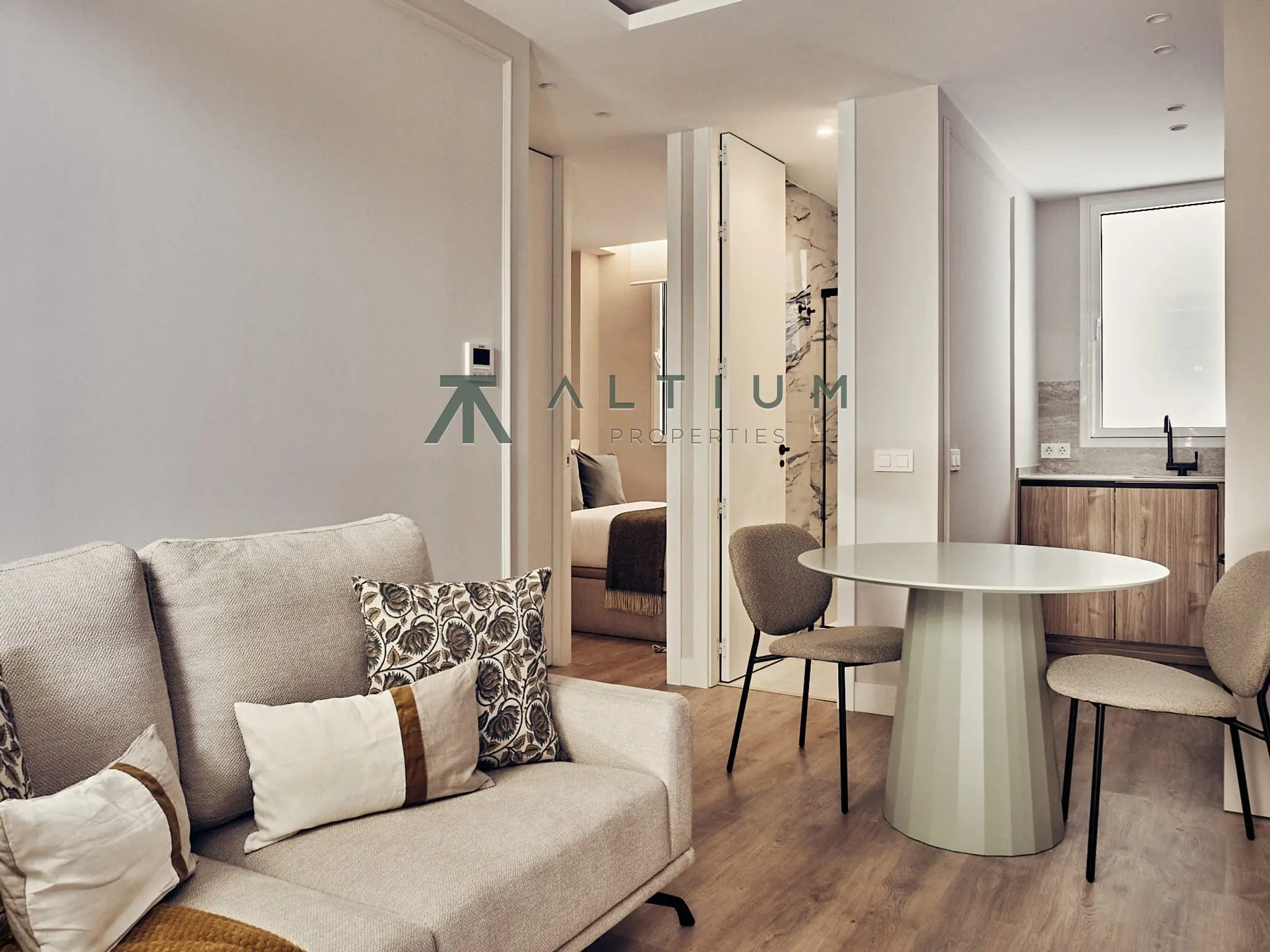 35 m² convertidos en una casa de dos dormitorios
