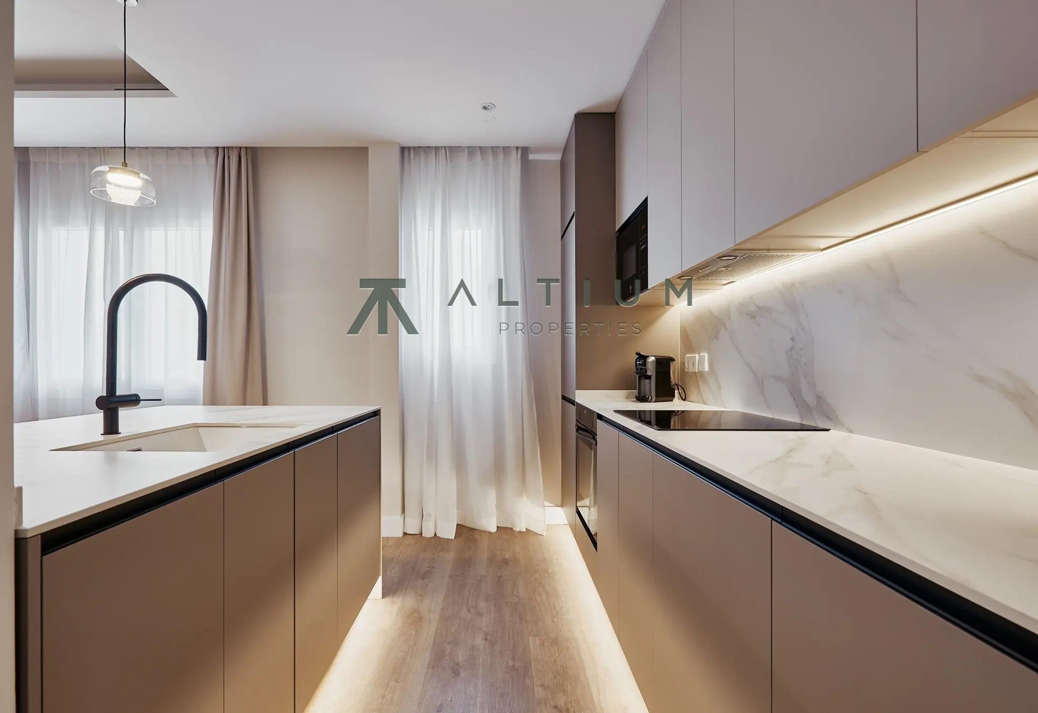 A serene contemporary fourth-floor home in Lista