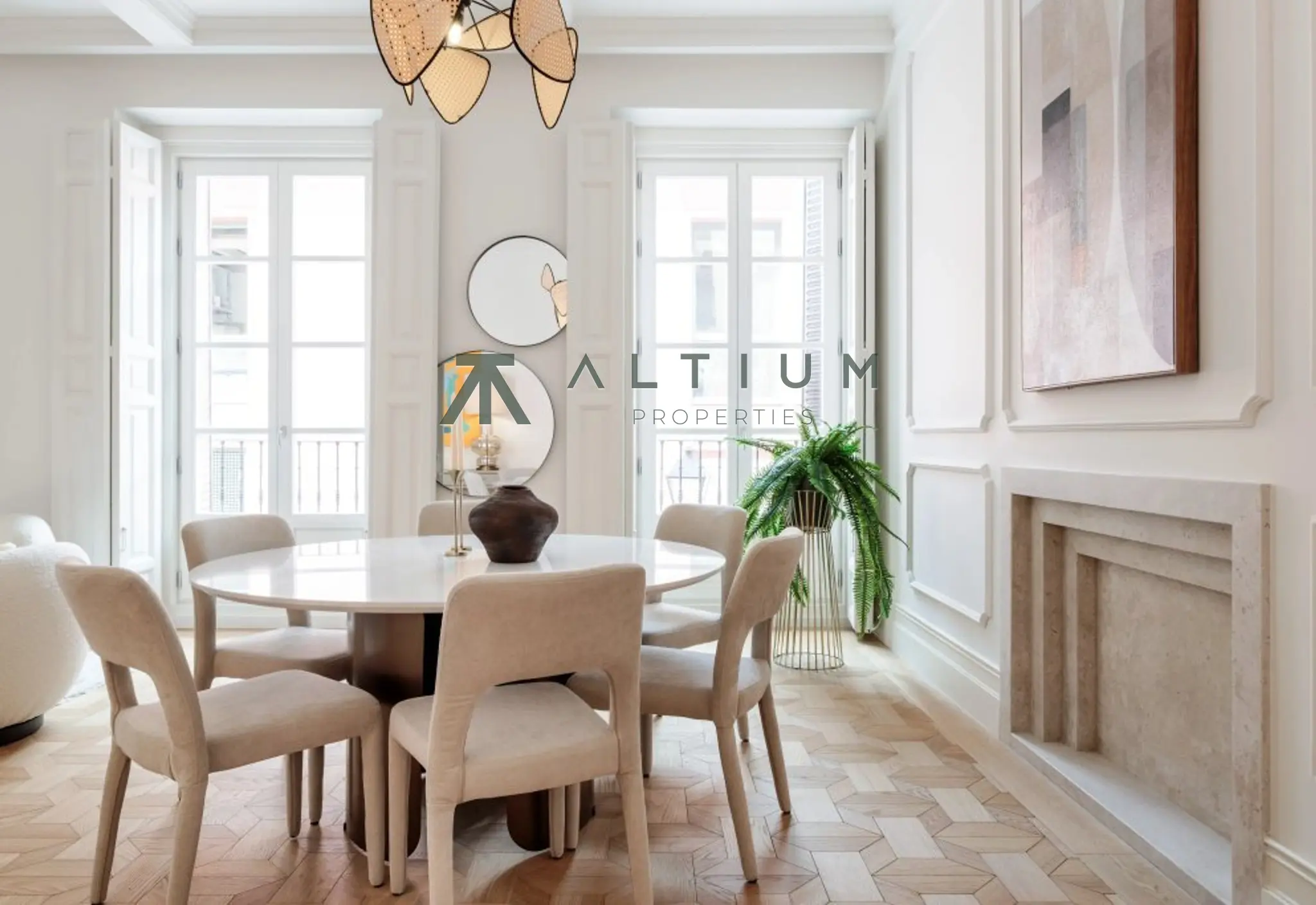 Arquitectura de 1900 reinterpretada con piedra y roble