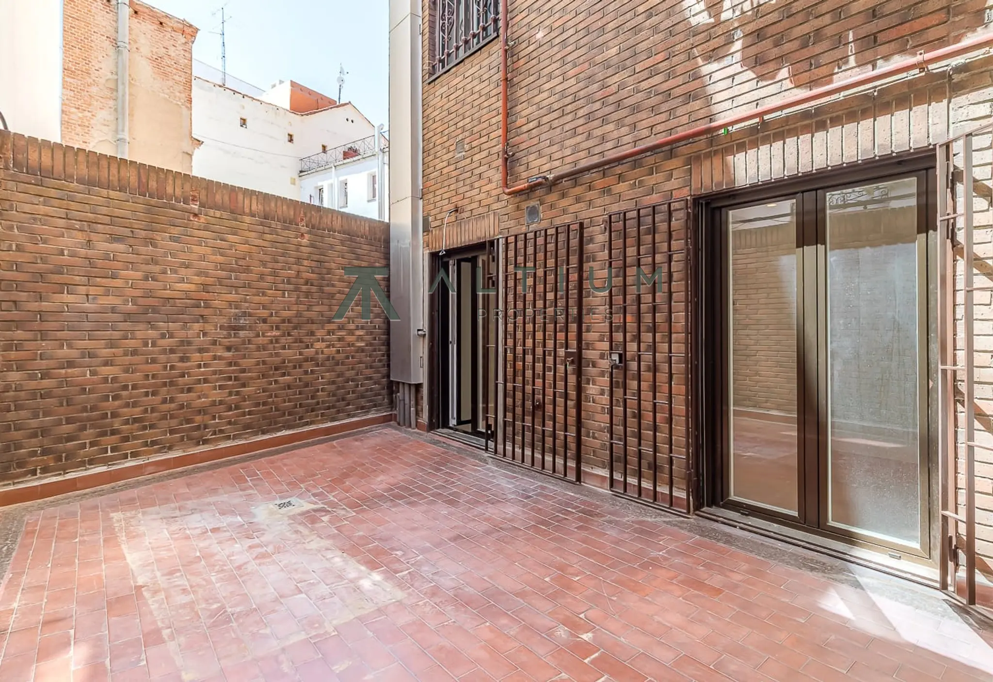 Terraza, garaje y confort contemporáneo en Almagro