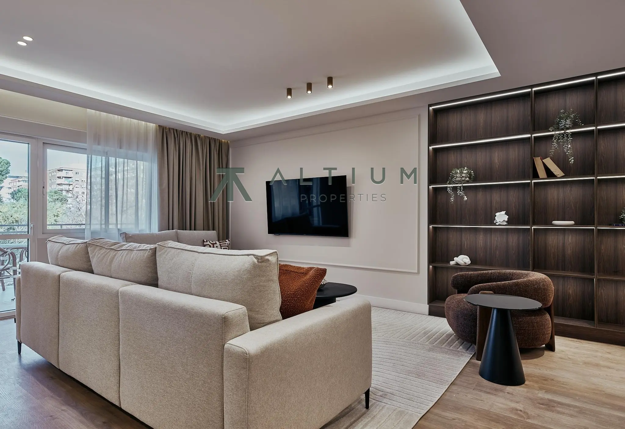 Piso de 4 dormitorios y 180 m2 en Retiro - Jerónimos en venta — Terraza y garaje en 180 m² junto al Retiro