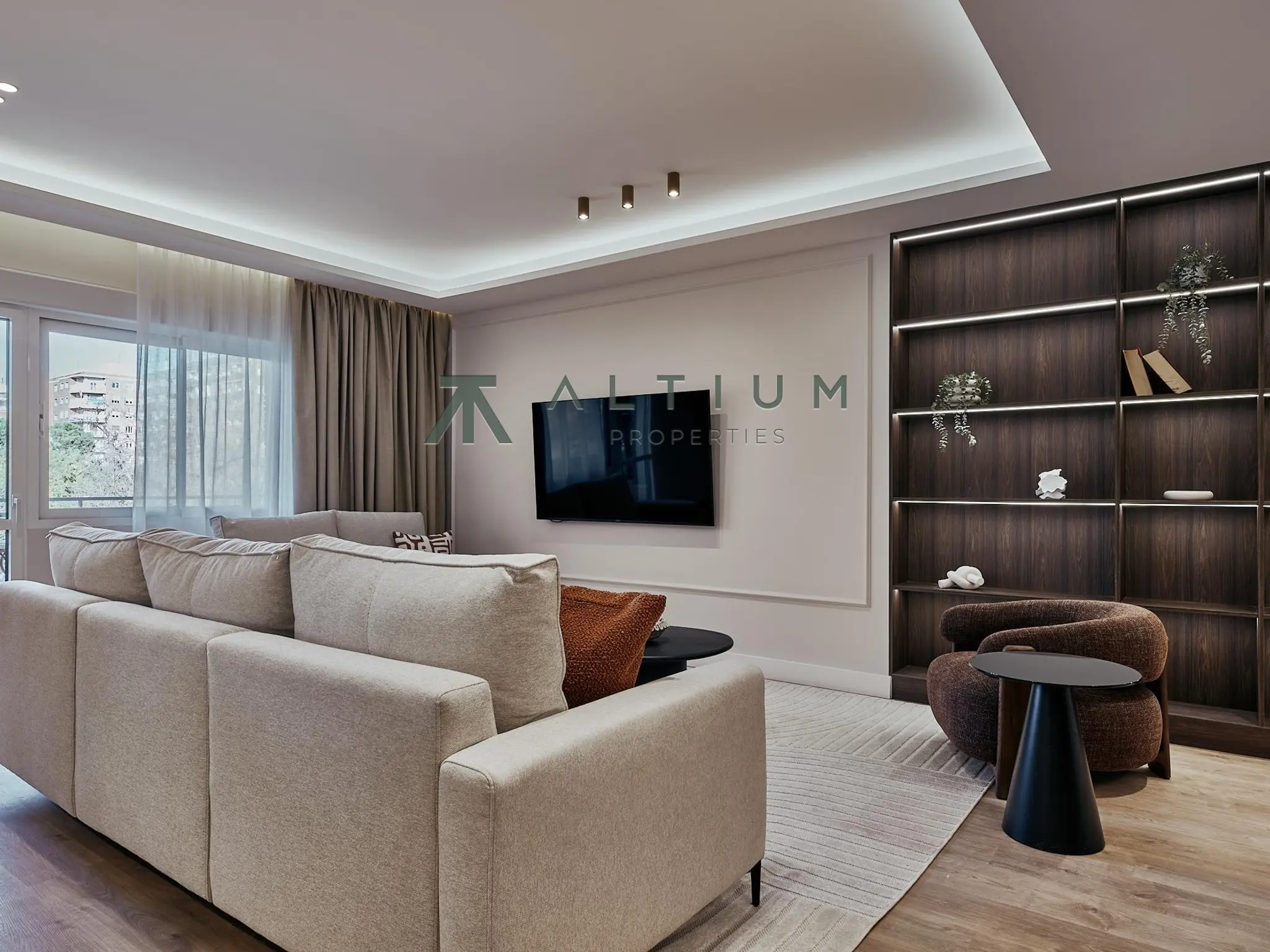 Piso de 4 dormitorios y 180 m2 en Retiro - Jerónimos en venta — Terraza y garaje en 180 m² junto al Retiro
