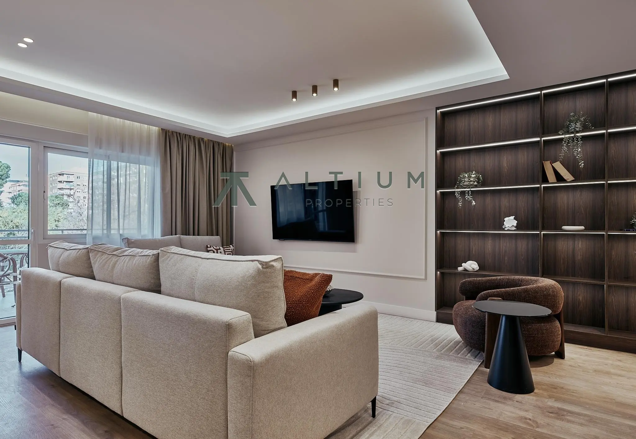 Piso de 4 dormitorios y 180 m2 en Retiro - Jerónimos en venta — Terraza y garaje en 180 m² junto al Retiro