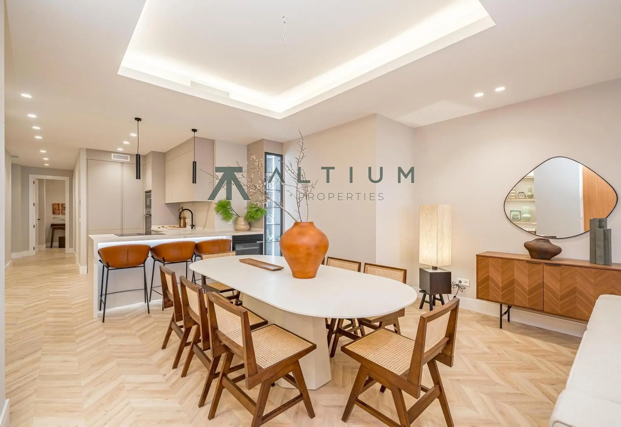 Interior en Castellana — Luz de mañana y gran amplitud en Castellana (4 de 12)
