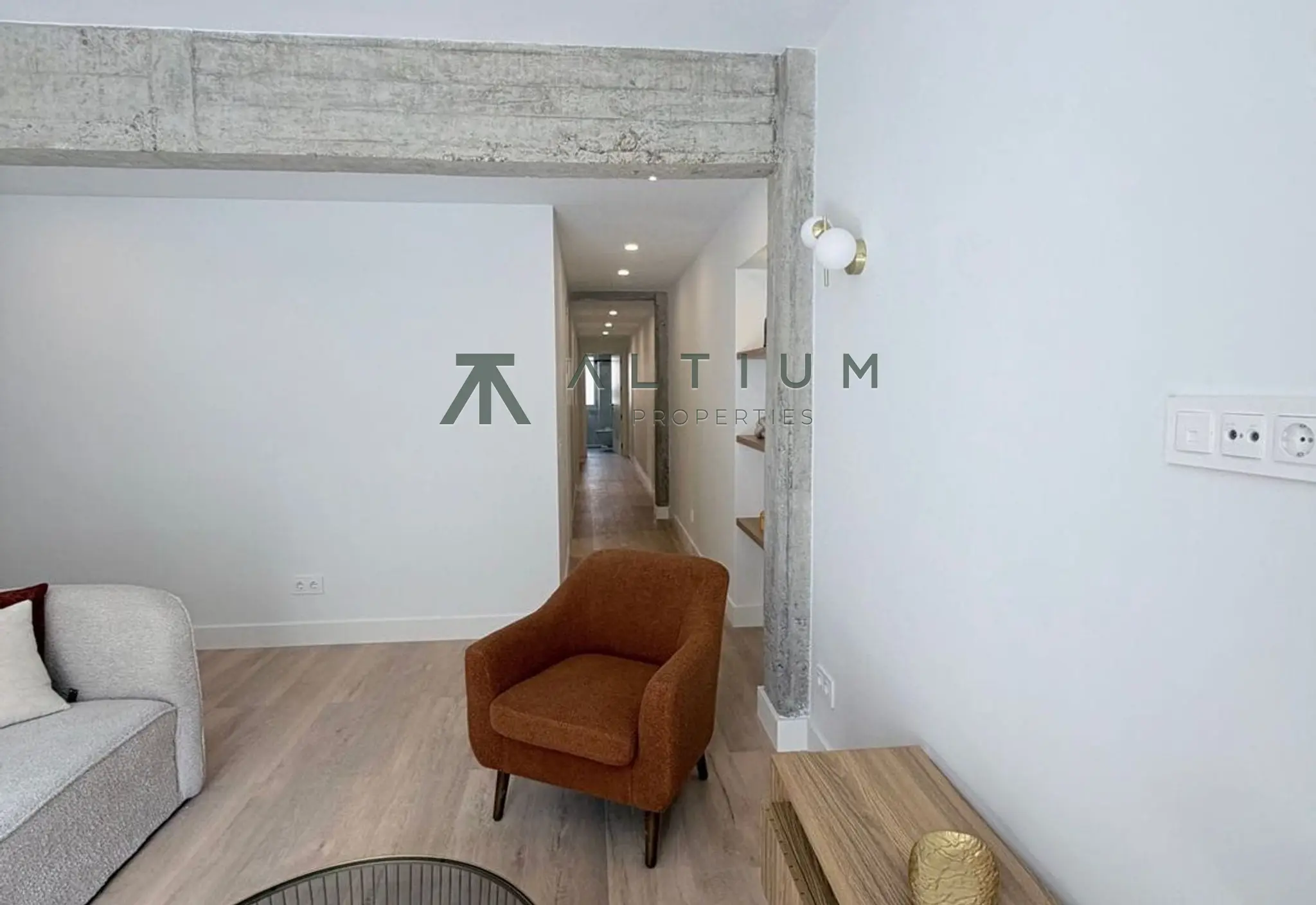 Interior en Trafalgar — Suites, luz y calma residencial en Trafalgar (12 de 19)