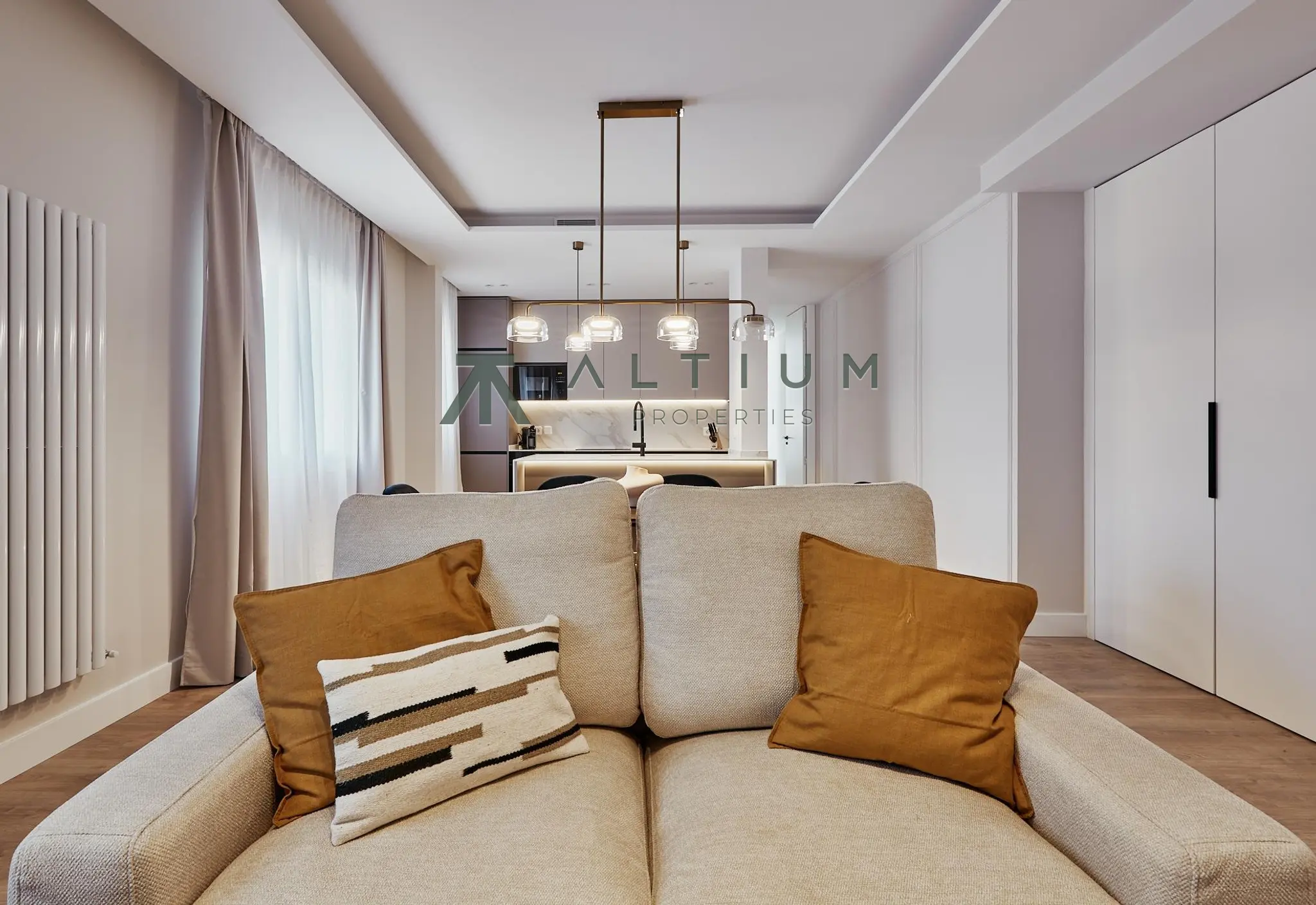 A serene contemporary fourth-floor home in Lista