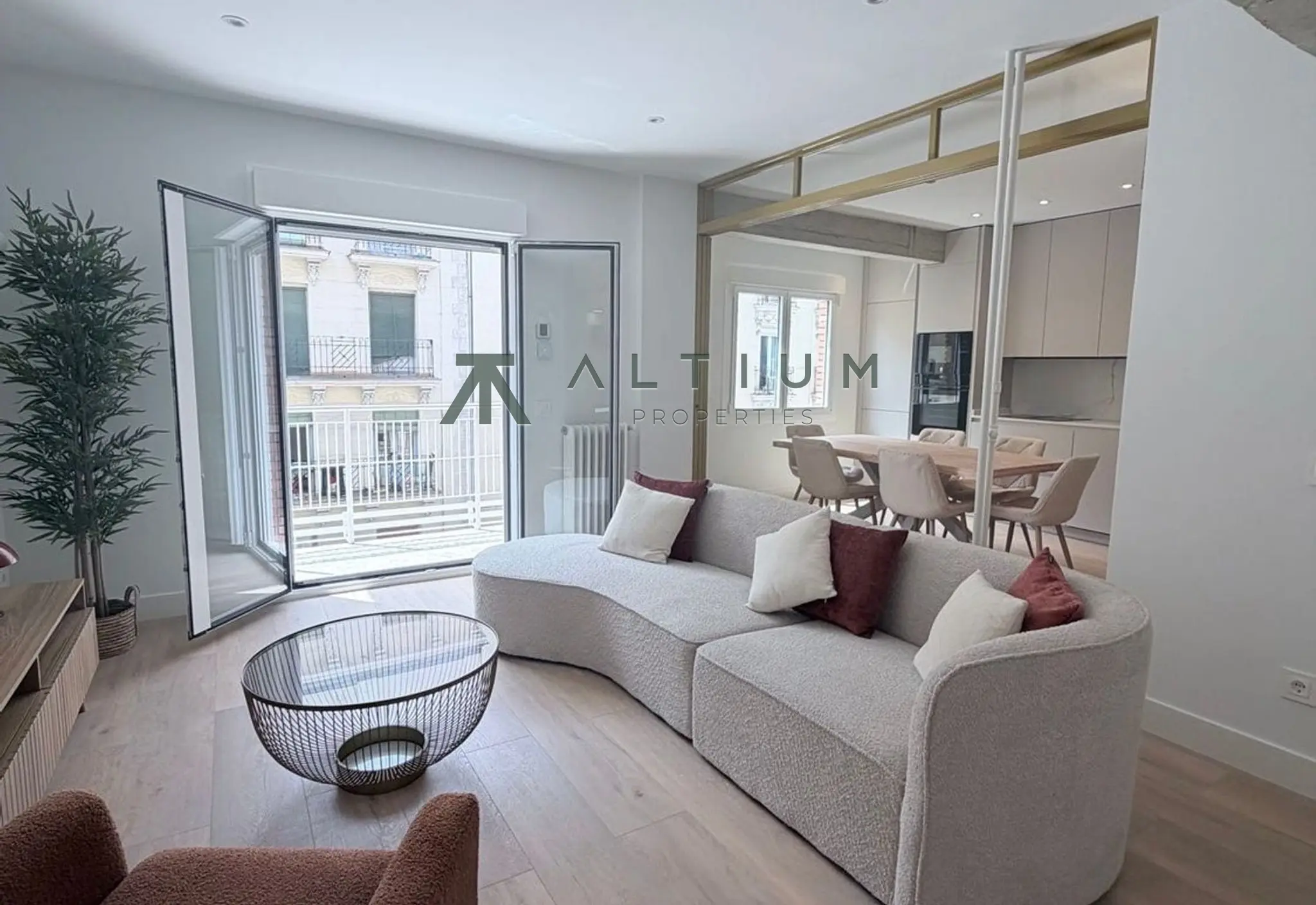 Interior en Trafalgar — Suites, luz y calma residencial en Trafalgar (3 de 19)