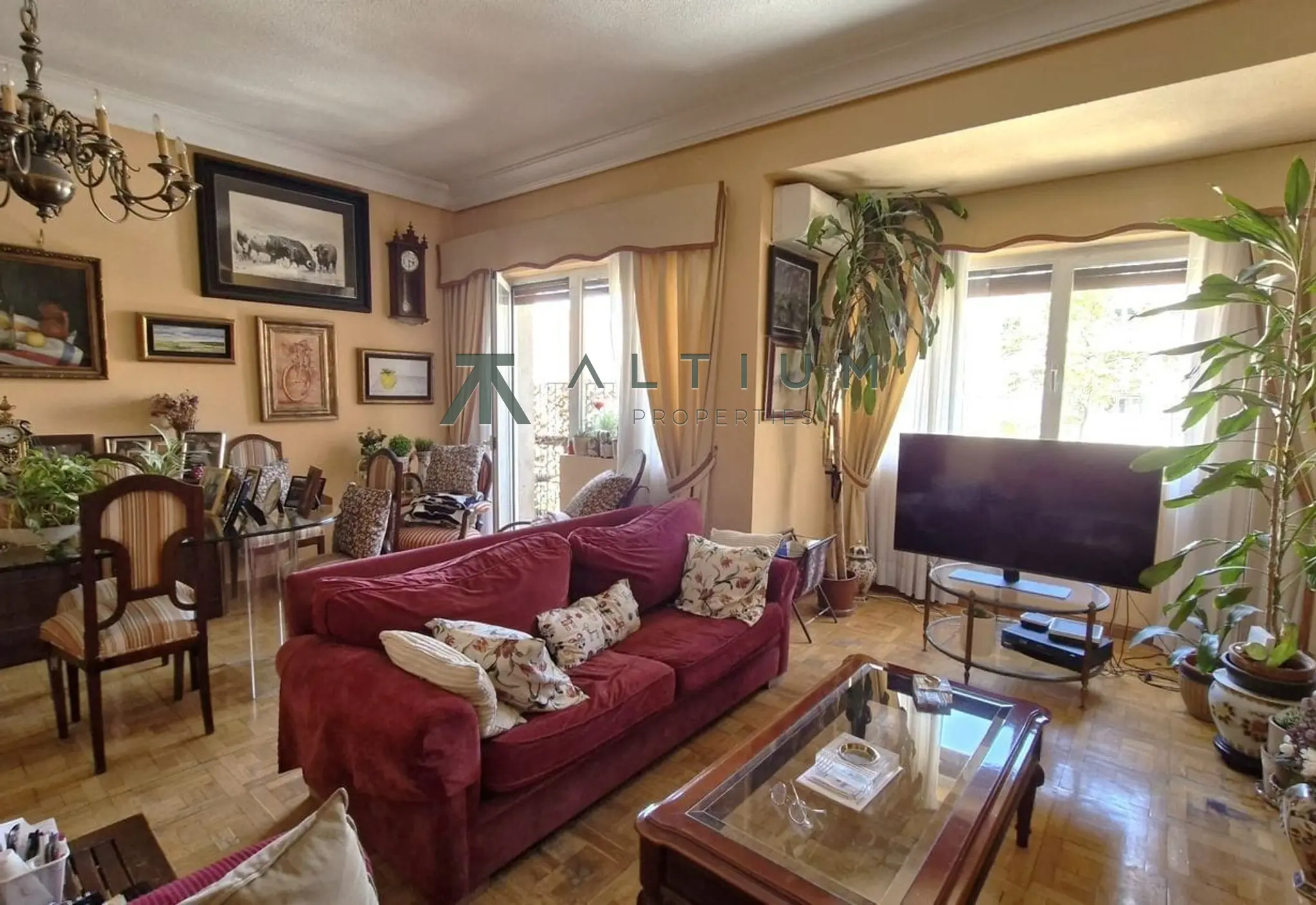 Piso en venta en Ríos Rosas — Privacidad, terraza y luz natural en Ríos Rosas