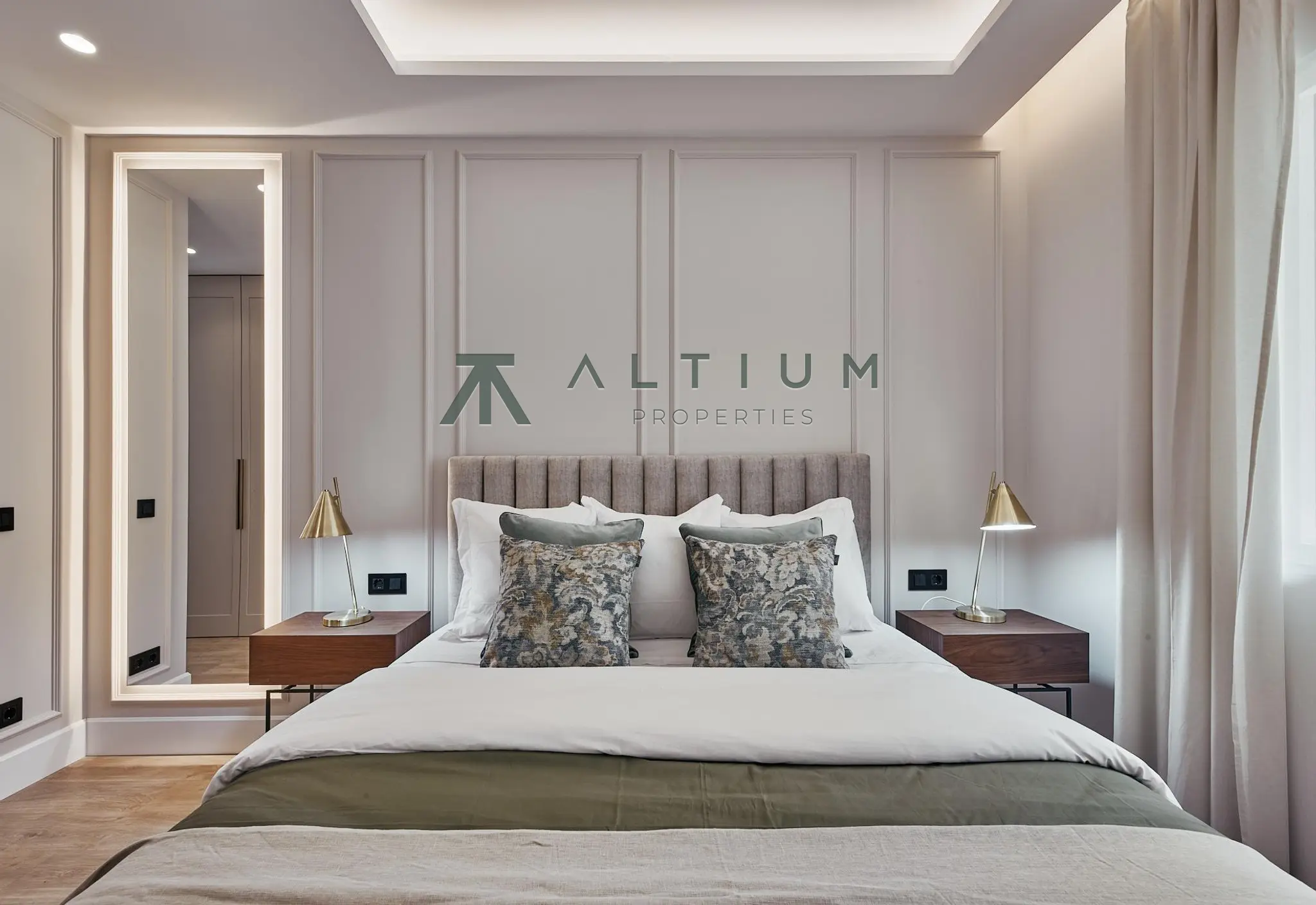 A third-floor home away from the noise