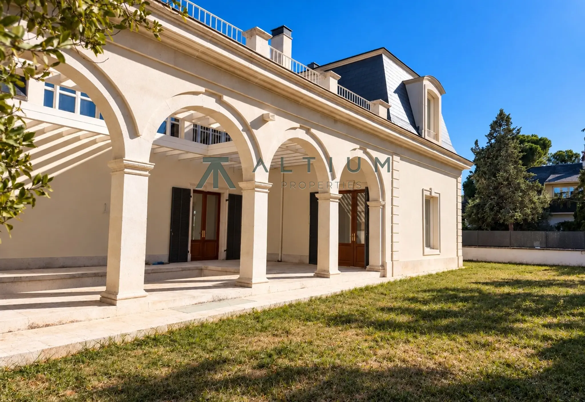La elegancia de un château francés reinterpretada en Madrid