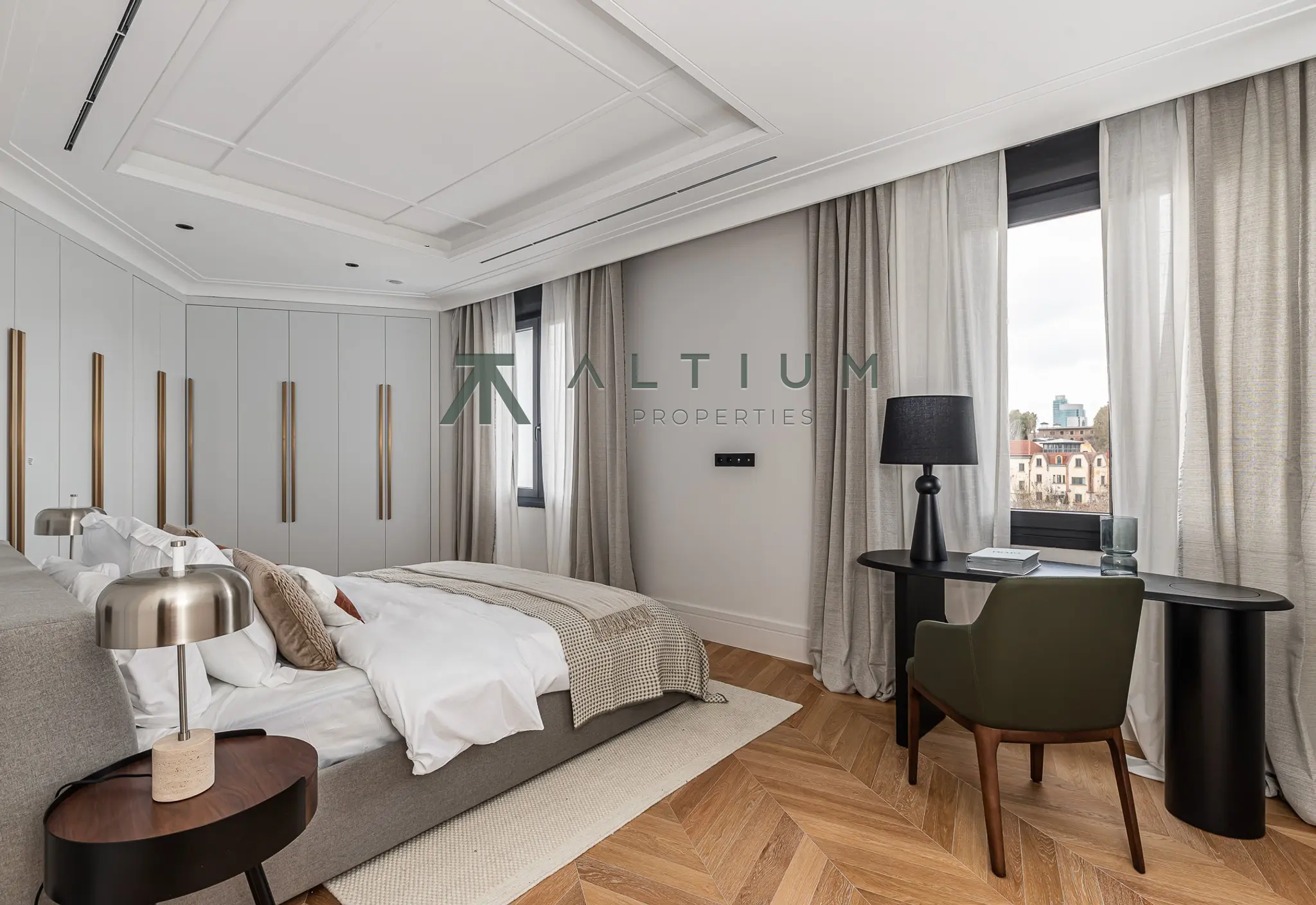 A 77 sqm living area within a grand Castellana residence