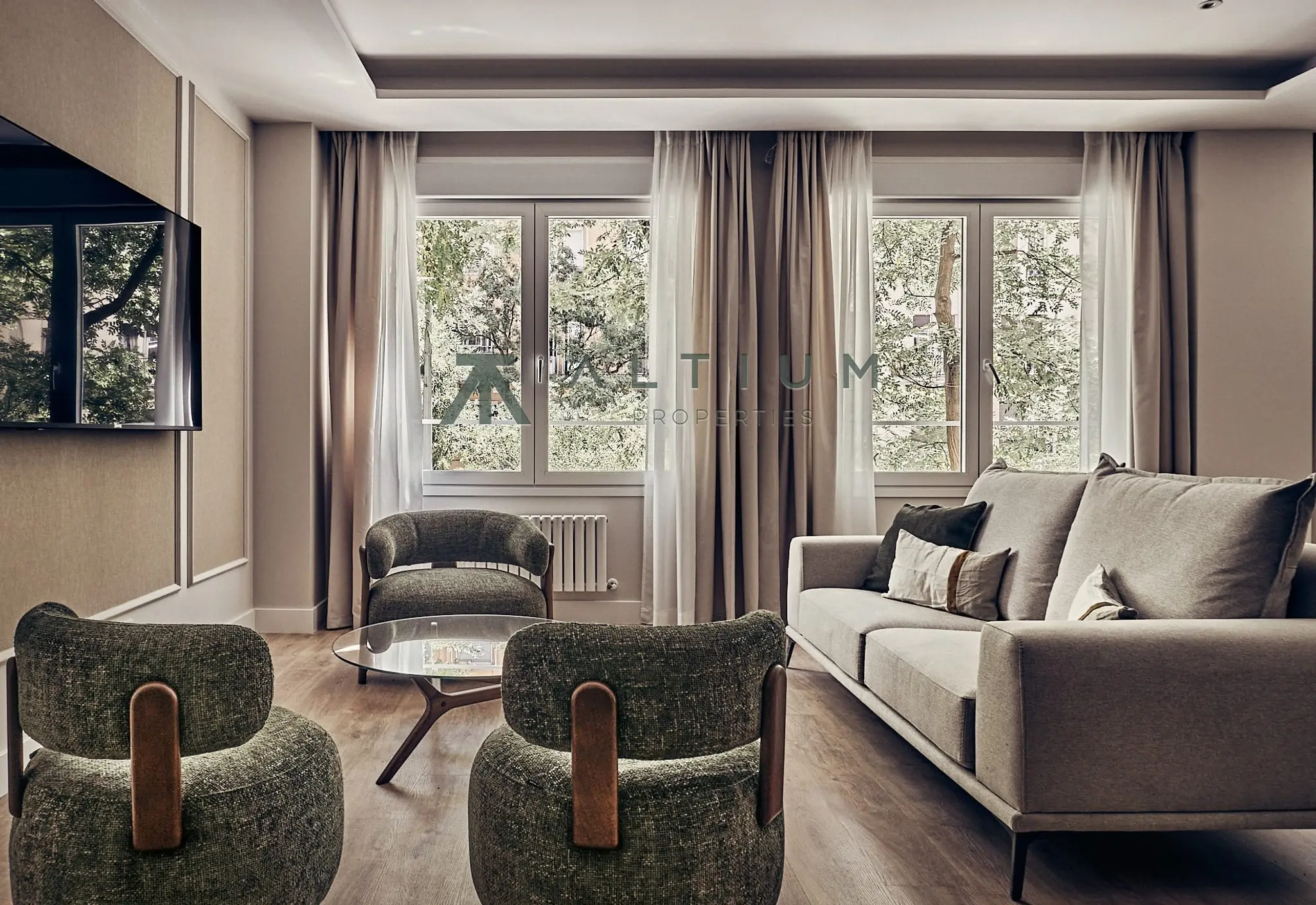 216 m², luz suroeste y cuatro dormitorios en Goya