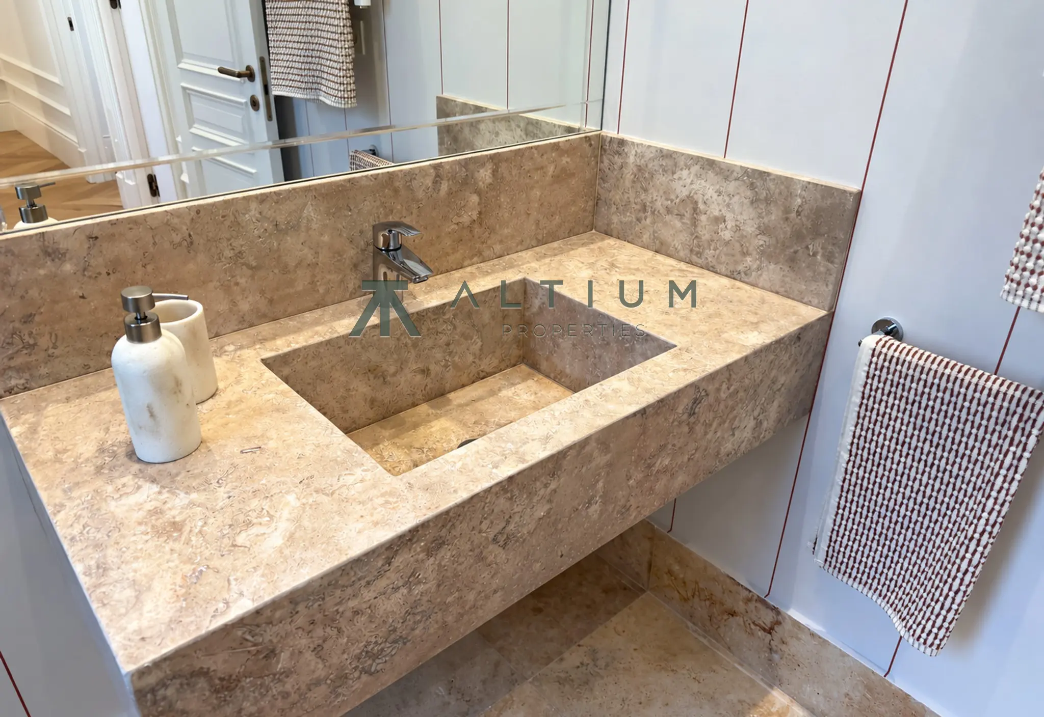 253 m² y terraza privada sobre Castellana