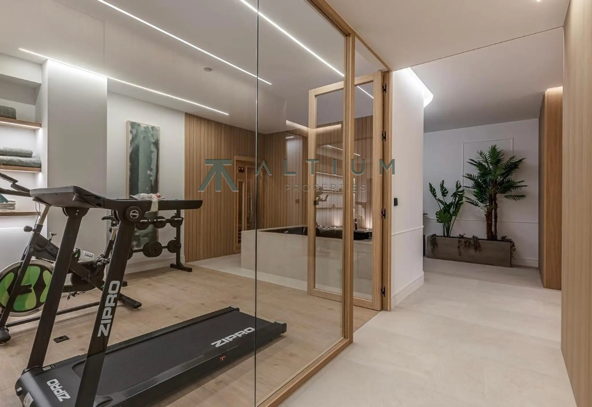 Gimnasio, sauna y cine privado en una residencia única