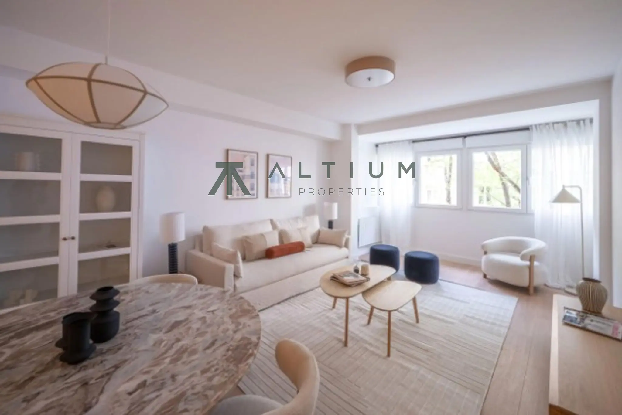 Piso de 3 dormitorios y 147 m2 en Tetuán - Cuatro Caminos en venta — Reforma actual y acabados cuidados en Cuatro Caminos