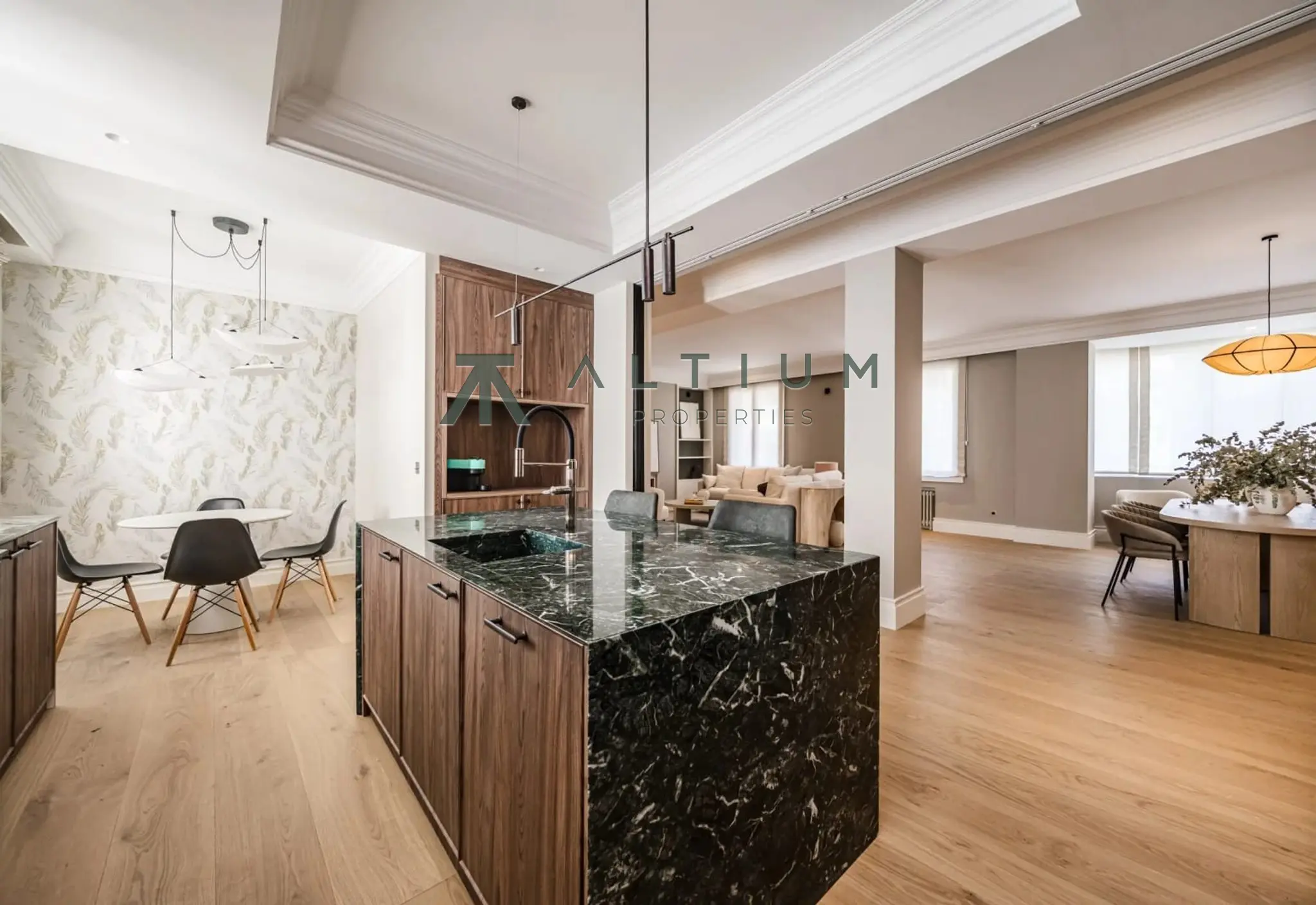 Spacious luxury residence in Chamberí with exceptional finishes and layout