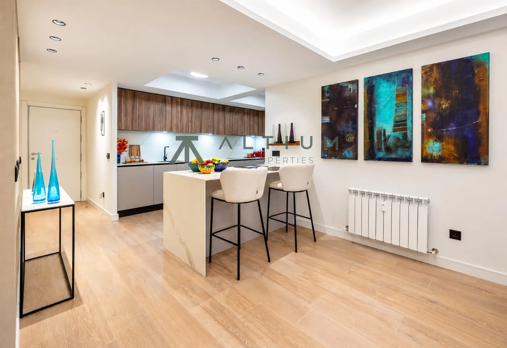A fully exterior-facing home with a terrace in Goya