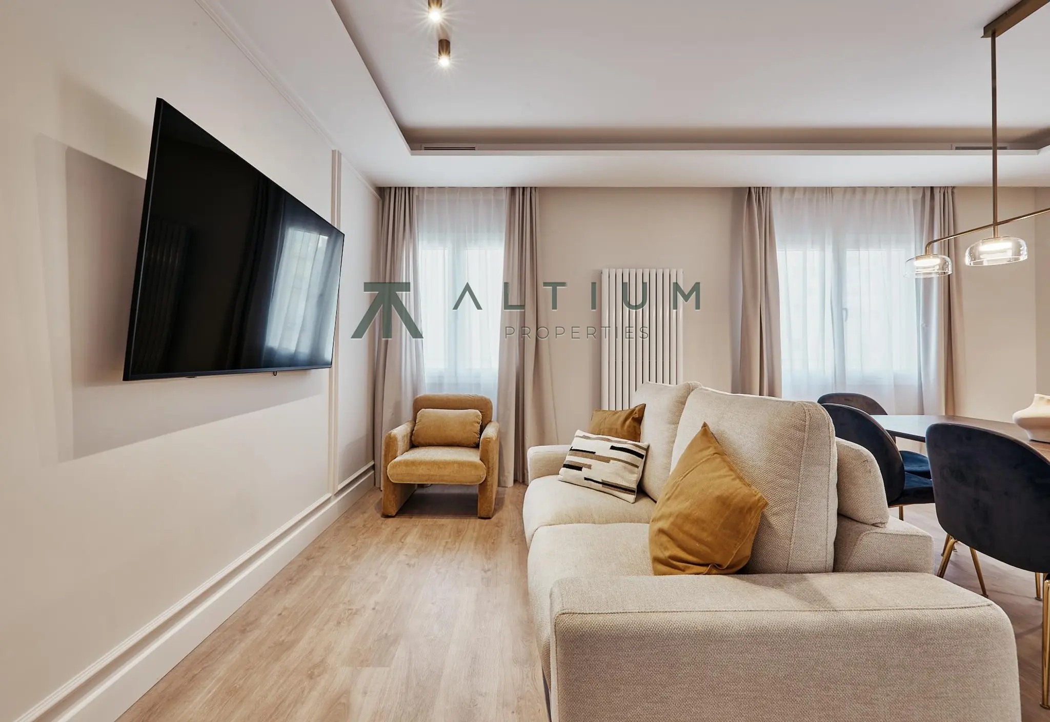 A serene contemporary fourth-floor home in Lista