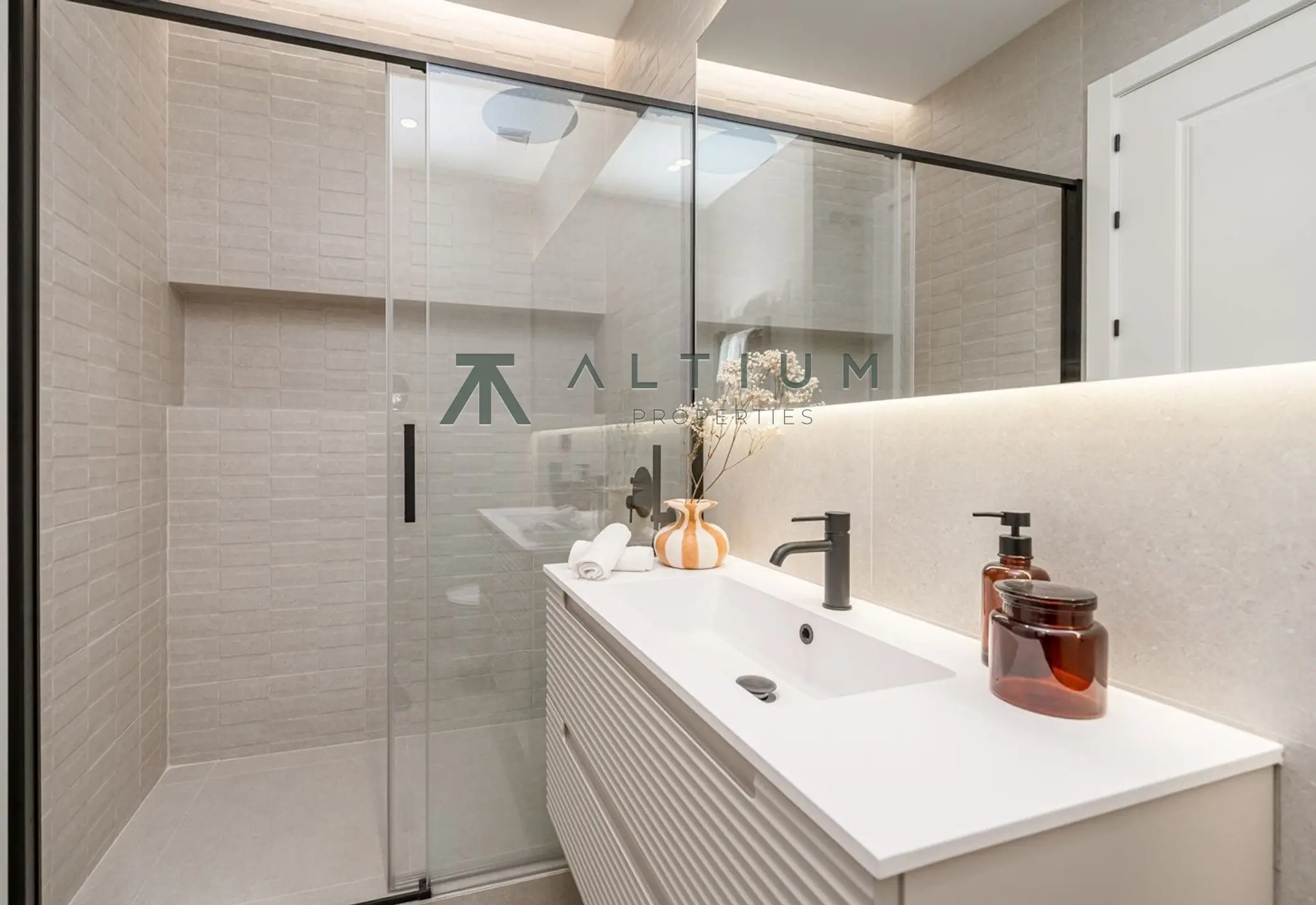 Interior en Almagro — Garaje, privacidad y calma residencial en Almagro (20 de 24)