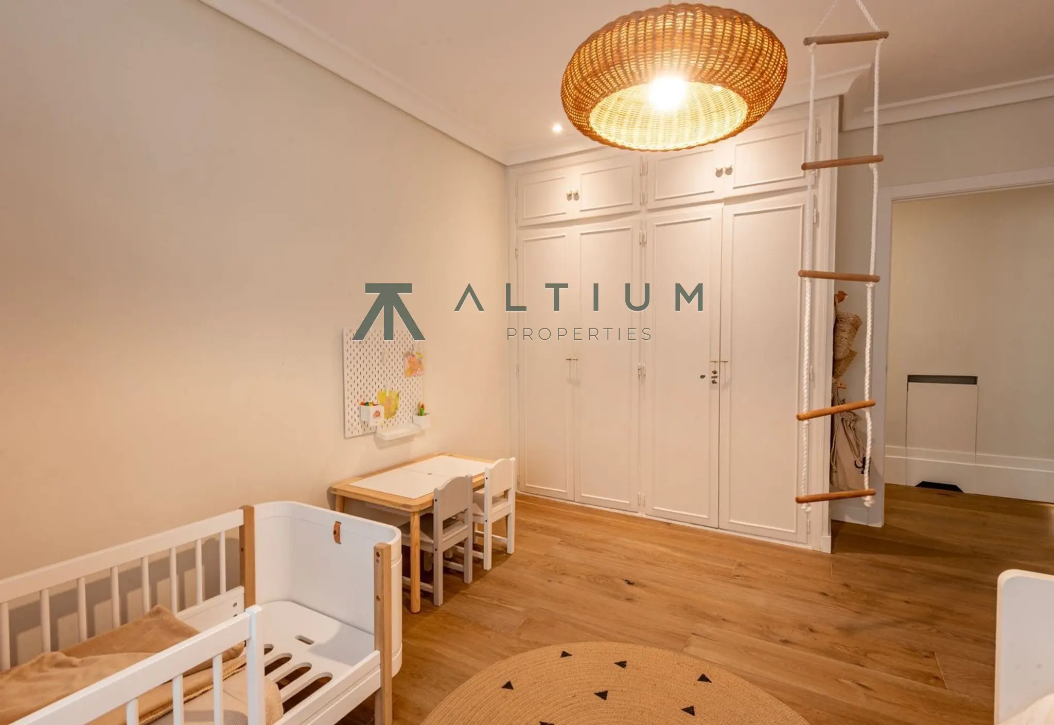 Interior en Almagro — Elegancia residencial y espacios nobles en Almagro (15 de 20)