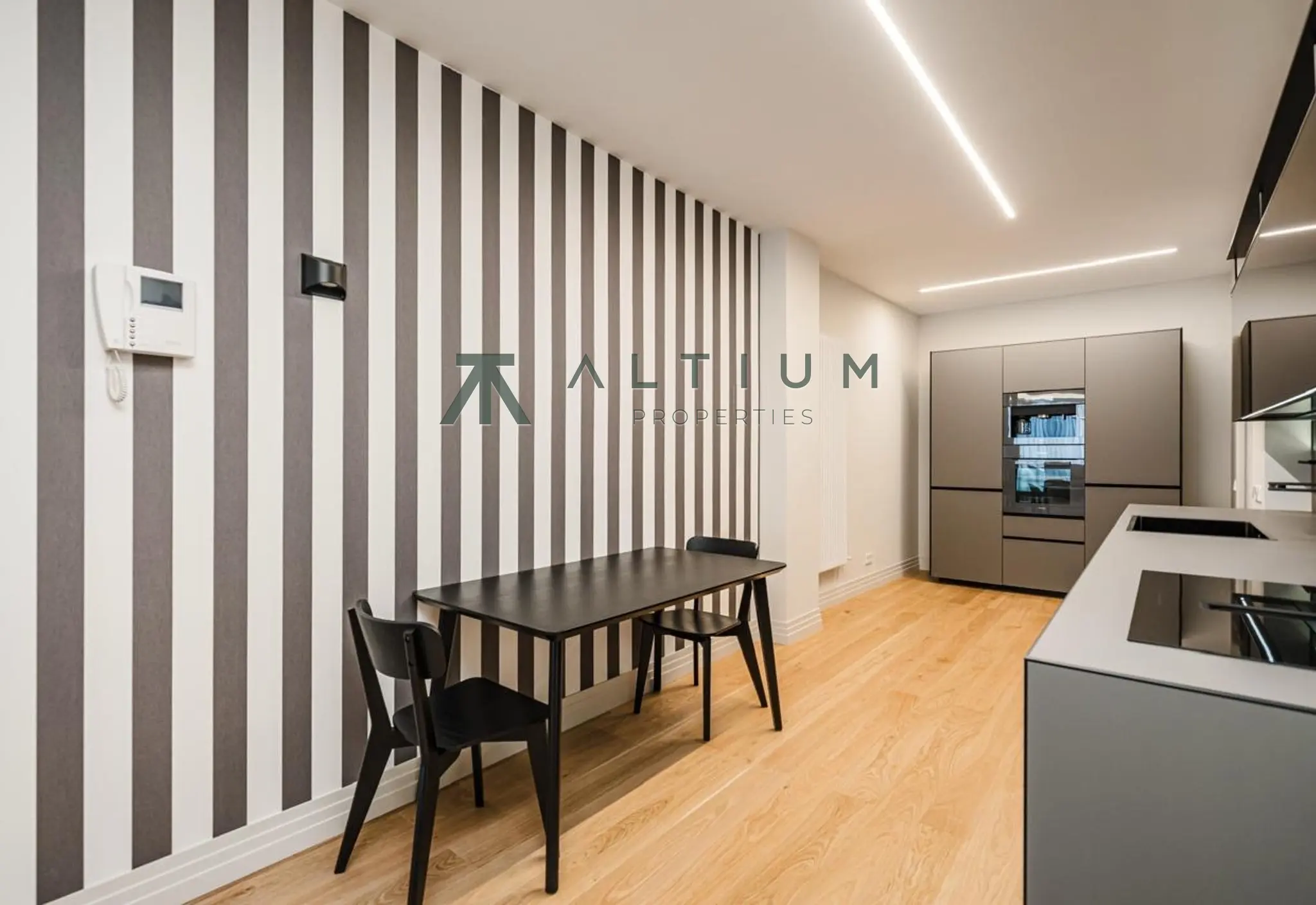 Dos suites y una tercera habitación frente al Retiro