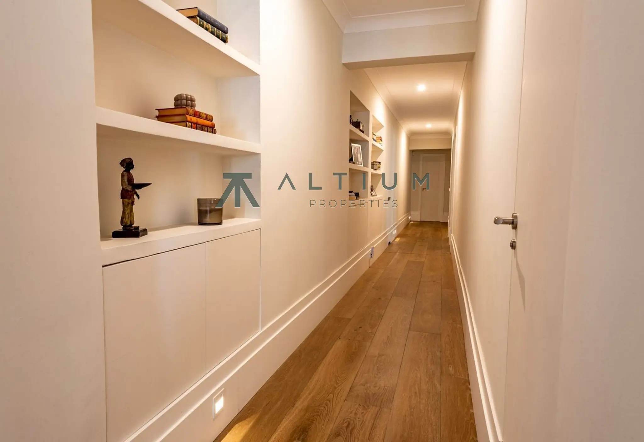 Interior en Almagro — Elegancia residencial y espacios nobles en Almagro (8 de 20)